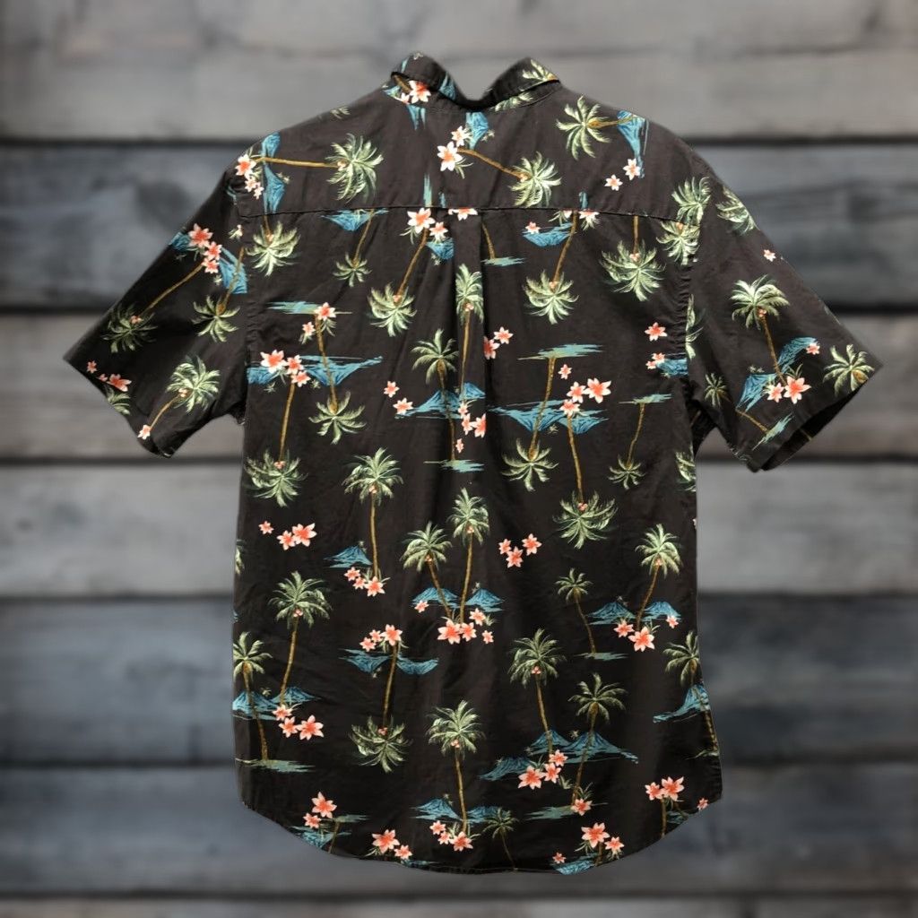 Old Navy Old Navy Hawaiian Shirt Mens M Black Palm Tree Print Floral Button-Up Short Sleeve Cotton Spandex Casual Travel Size US M / EU 48-50 / 2 - 1 Thumbnail