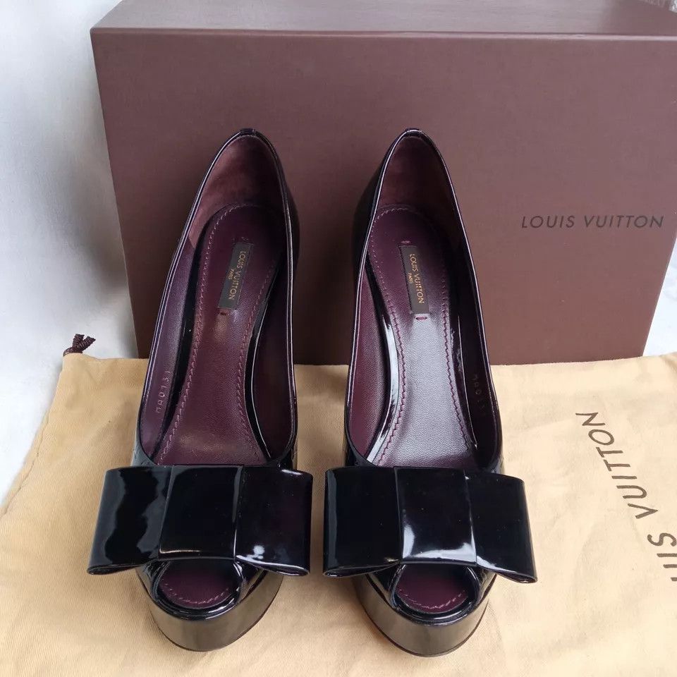 Louis Vuitton Dark burgundy monogram vernise leather bow peep toe platform Size US 8 / IT 38 - 9 Thumbnail