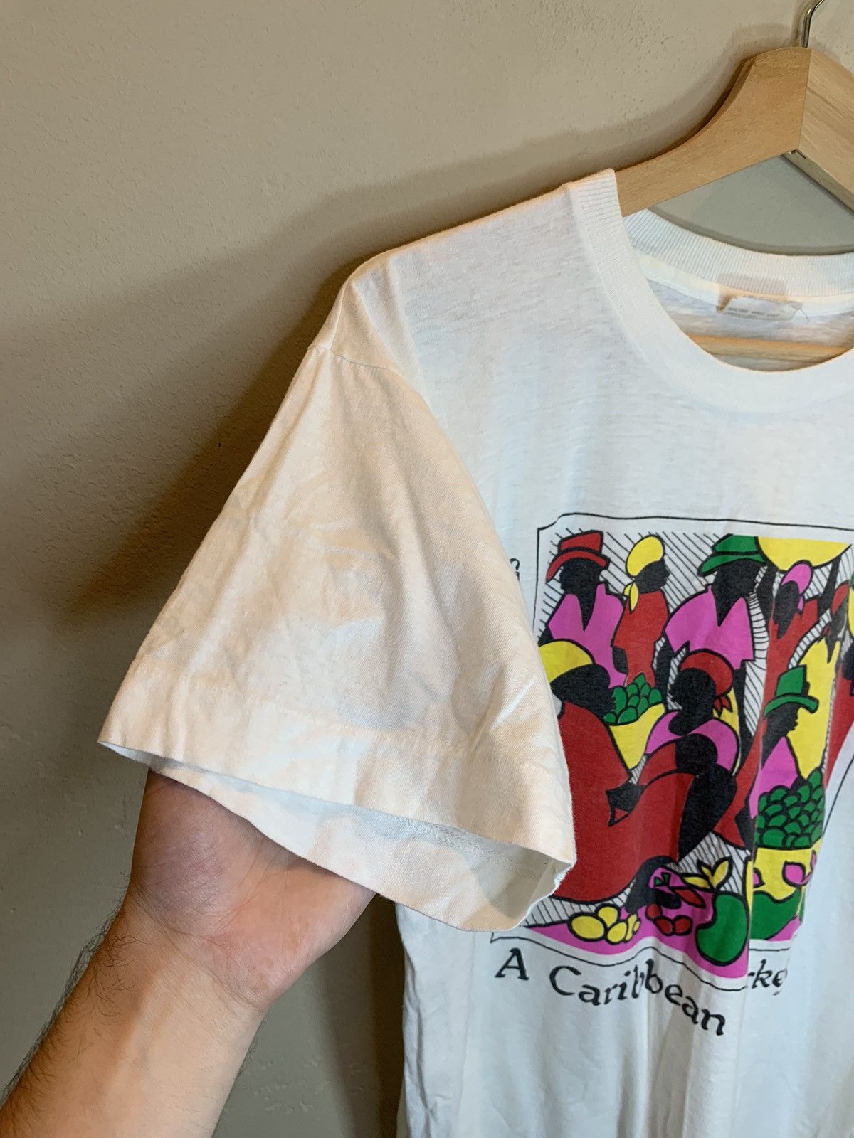 Vintage *RARE* Vintage 80’s Caribbean Market St Maarten Art T-Shirt Size US M / EU 48-50 / 2 - 3 Thumbnail