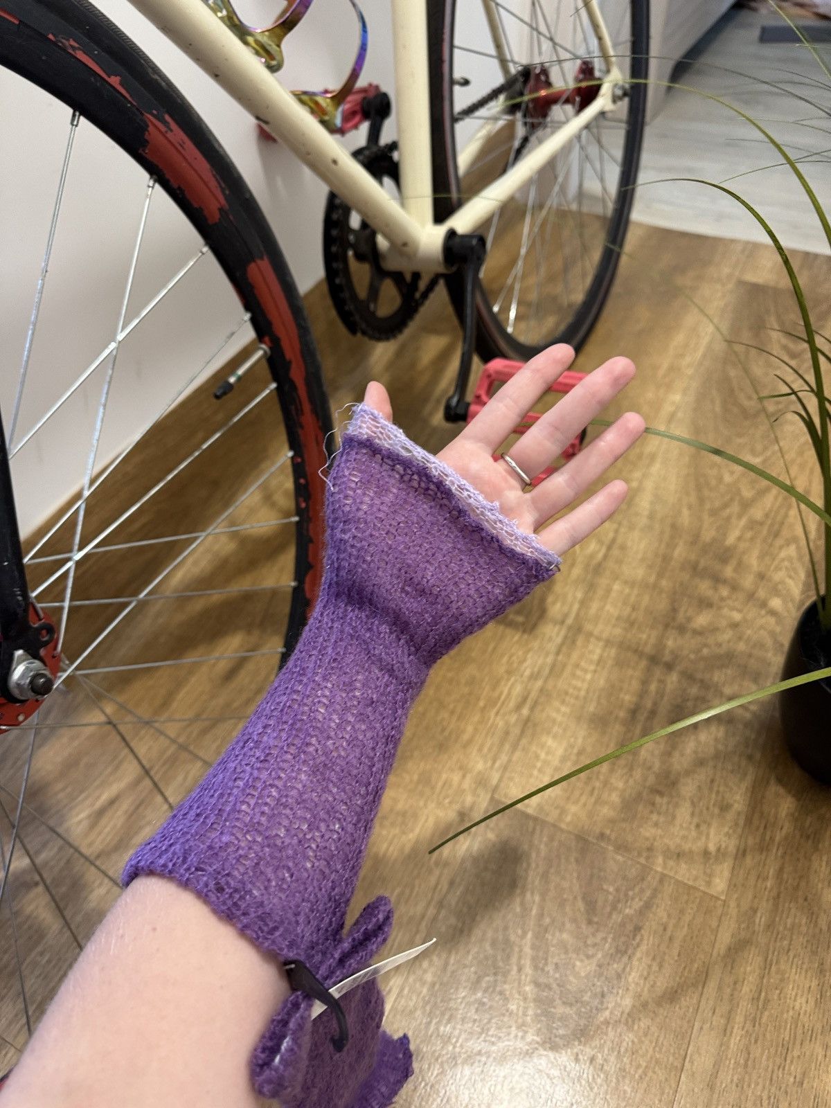 Vintage VINTAGE KNITTED MOHAIR GLOVES Size ONE SIZE - 3 Thumbnail