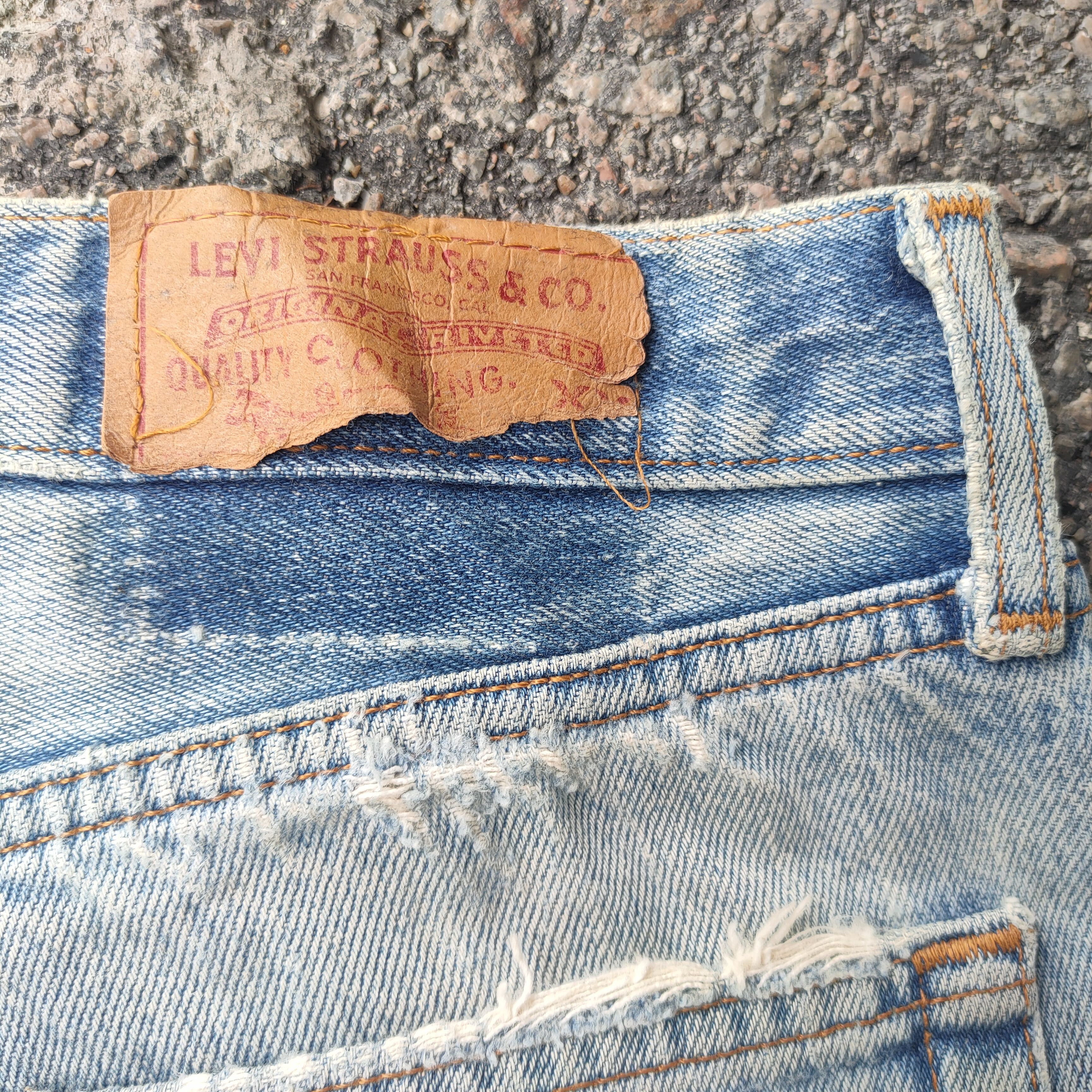 Levi's Vintage Clothing VINTAGE 97' LEVI'S 501 USA RIPPED FADED JEANS DENIM PANTS Size US 34 / EU 50 - 12 Thumbnail