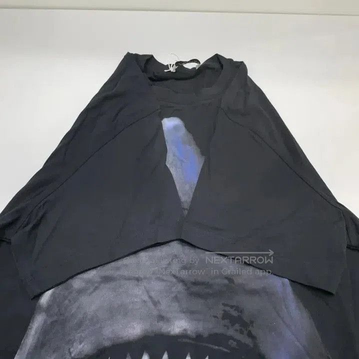 Givenchy Givenchy Shark Print Loose Short-Sleeve T-Shirt. Size US S / EU 44-46 / 1 - 4 Thumbnail