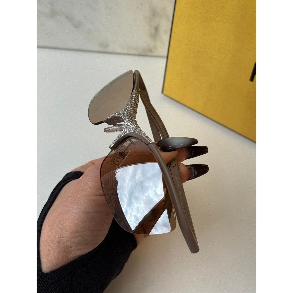 Fendi NEW Fendi FE40176U Crystal Mask Sunglasses Beige $1210 Size ONE SIZE - 9 Thumbnail