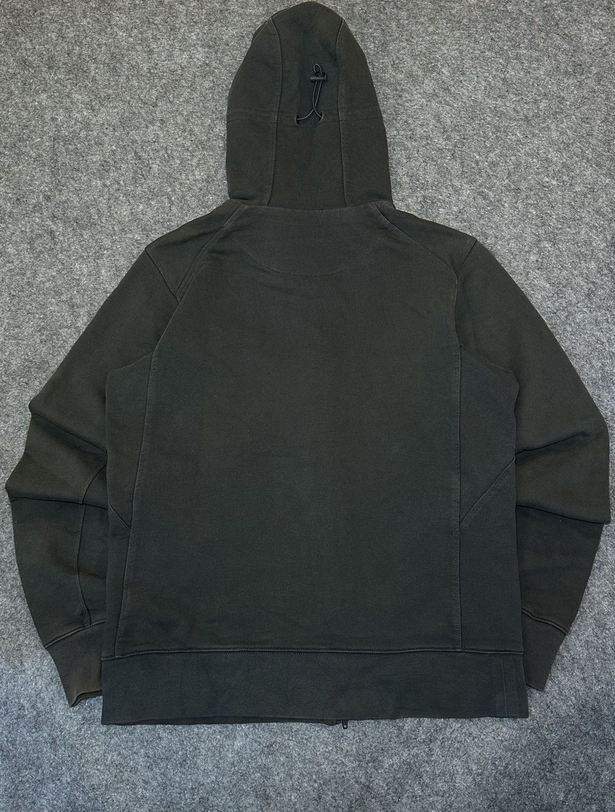 Y-3 Y-3 brand zip-up hoodie in a dark grey color. Size US M / EU 48-50 / 2 - 2 Thumbnail