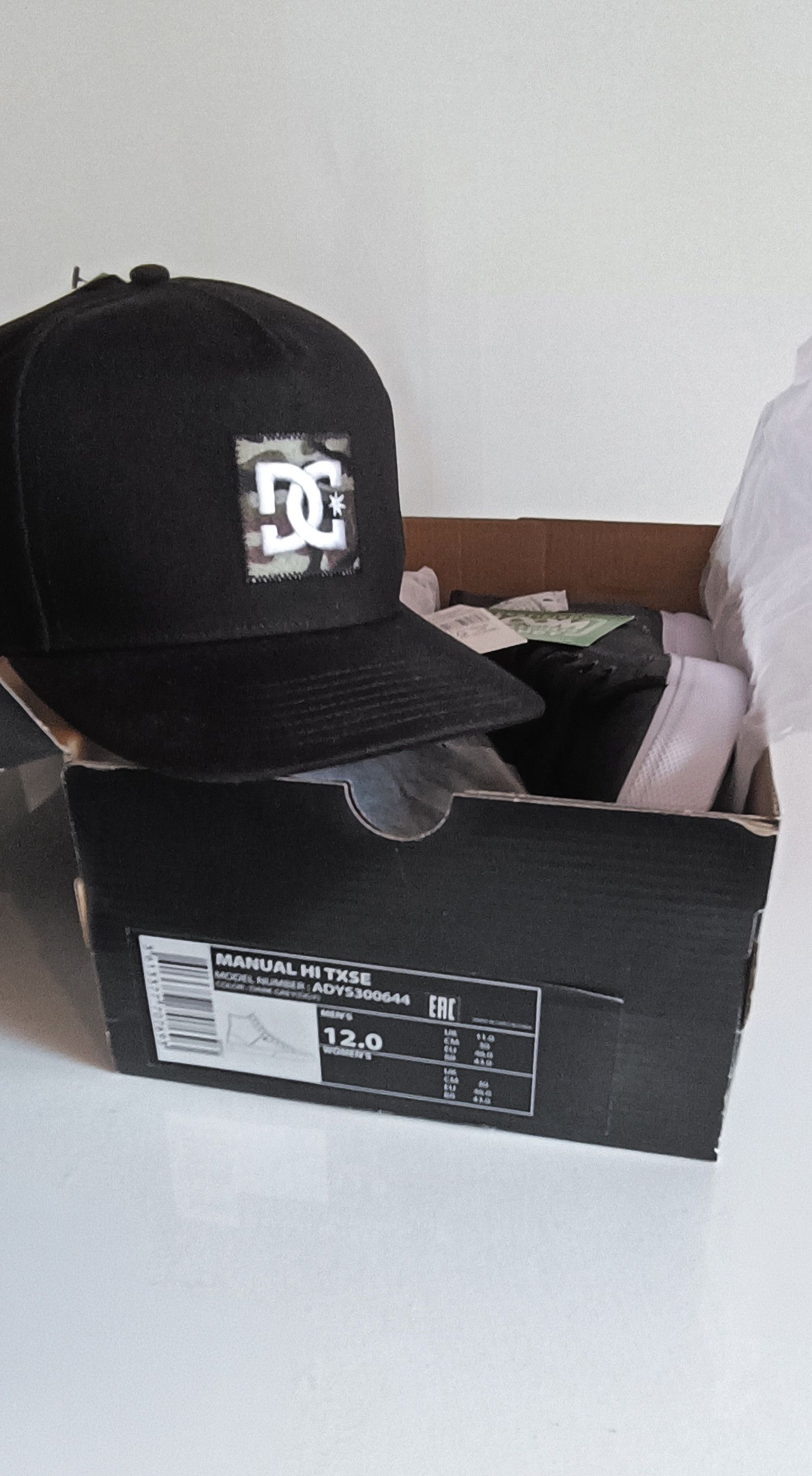 DC DC Shoes — Manual Hi Txse 'Dark Grey' w. DC Cap Size US 12 / EU 45 - 20 Thumbnail