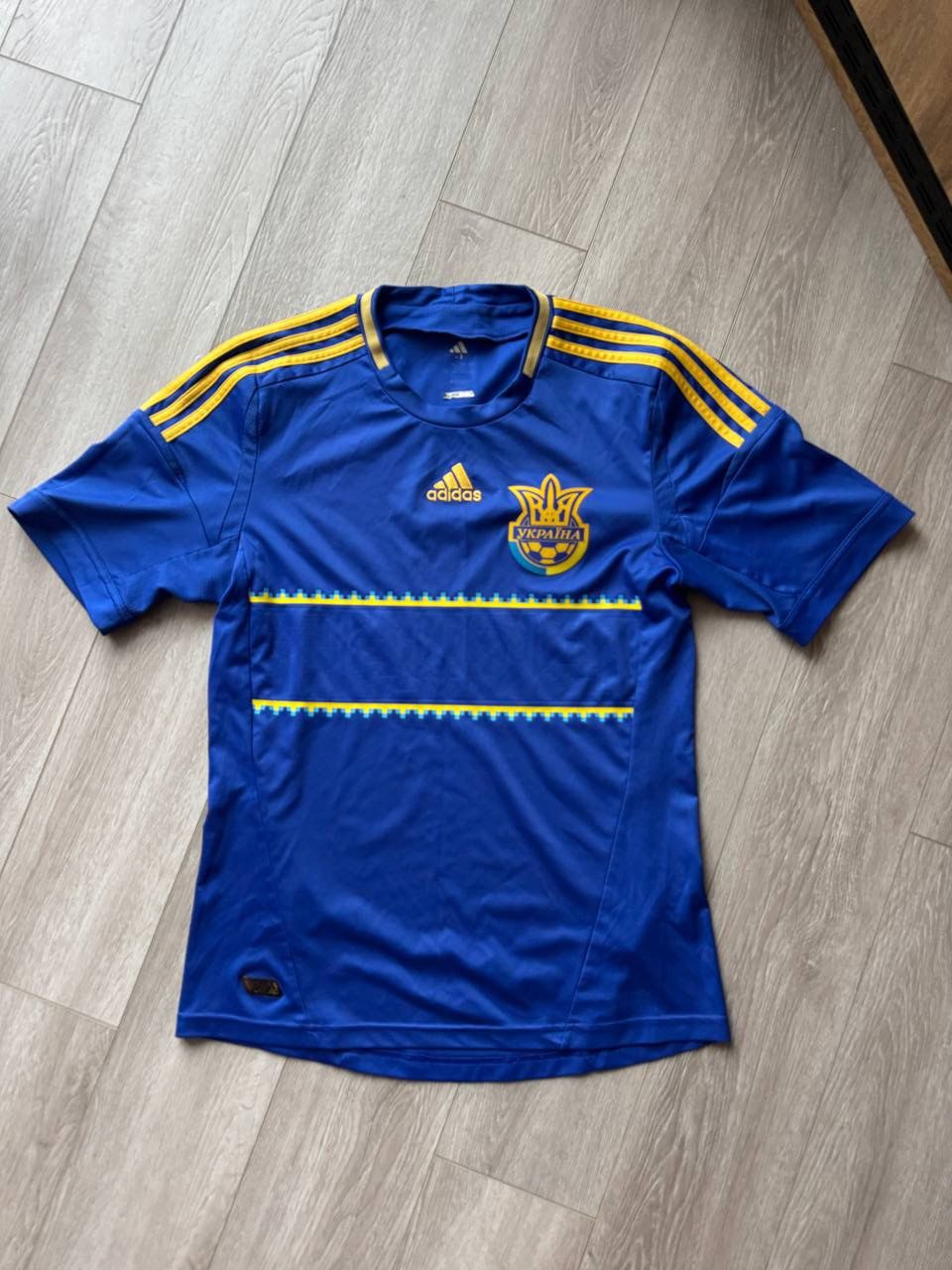 Other 2011-2012 Adidas Ukraine Away Jersey Size US S / EU 44-46 / 1 - 1 Thumbnail