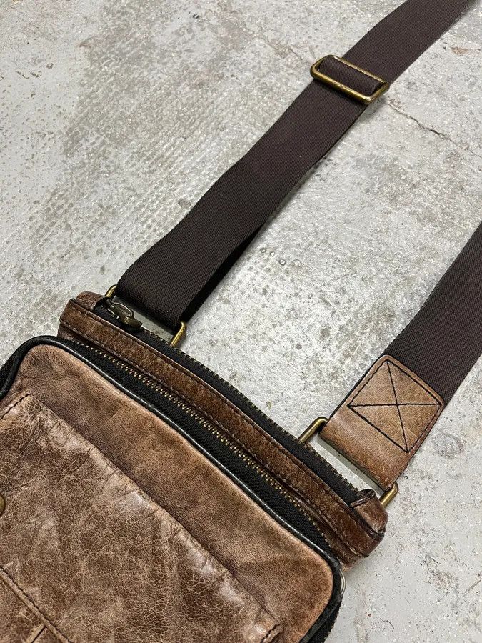 Dolce & Gabbana 2000s Dolce & Gabbana Brown Faded Leather Shoulder Bag Size ONE SIZE - 4 Thumbnail