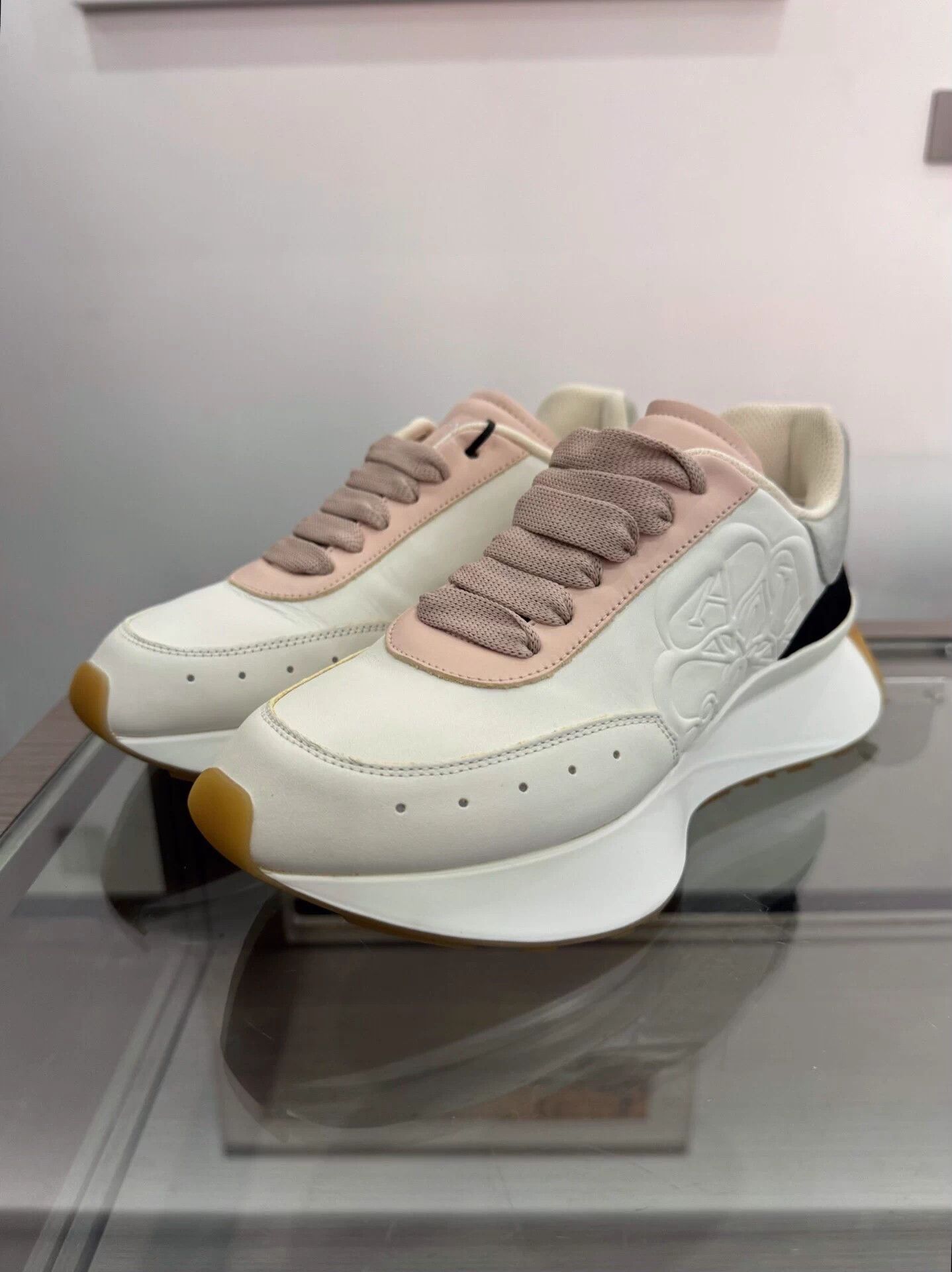 Alexander McQueen McQueen Sprint Runner White EU37 Floral Relief Logo Size US 6 / IT 36 - 1 Thumbnail