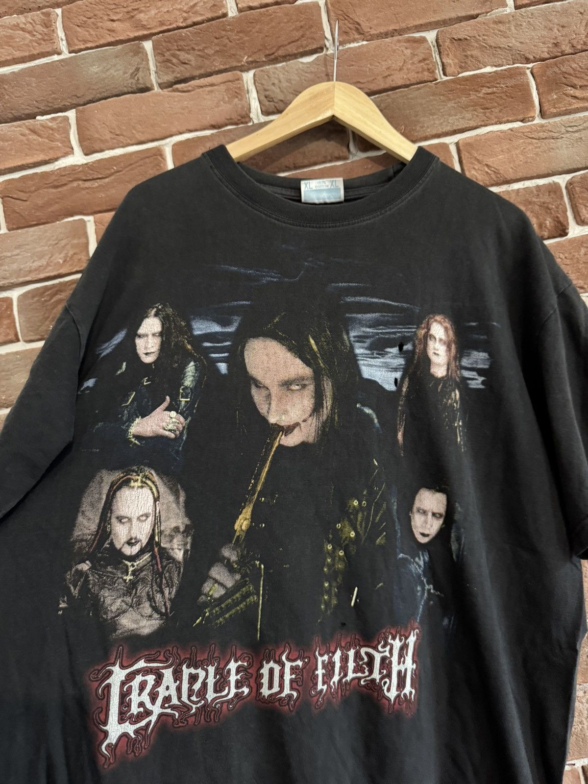 Band Tees Rate Vintage 90s Cradle Of Filth Dani Filth Band T-shirt Size US XL / EU 56 / 4 - 4 Thumbnail