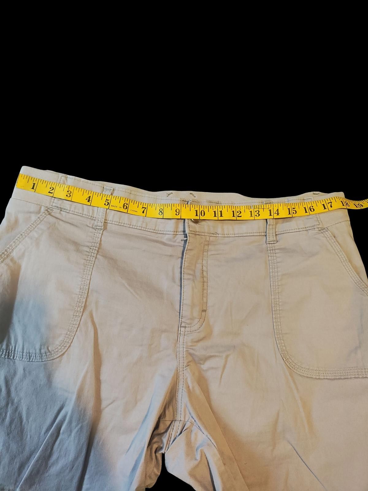 Designer Lee Riders Midrise Women's Shorts Gray Size 14 M Size 32" / US 10 / IT 46 - 6 Thumbnail