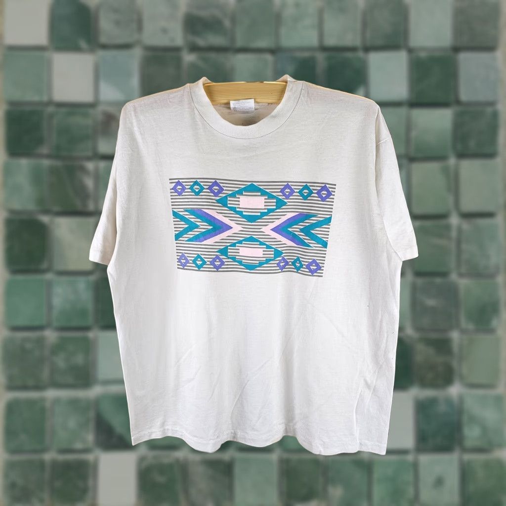 Hanes VINTAGE Hanes T-Shirt 50/50 White XL Adult Mens 90s Aztec Navajo Print Paper Thin Short Sleeve Round Neck Shirt XL Mens White 27inch Back 23inch Size US XL / EU 56 / 4 - 1 Thumbnail