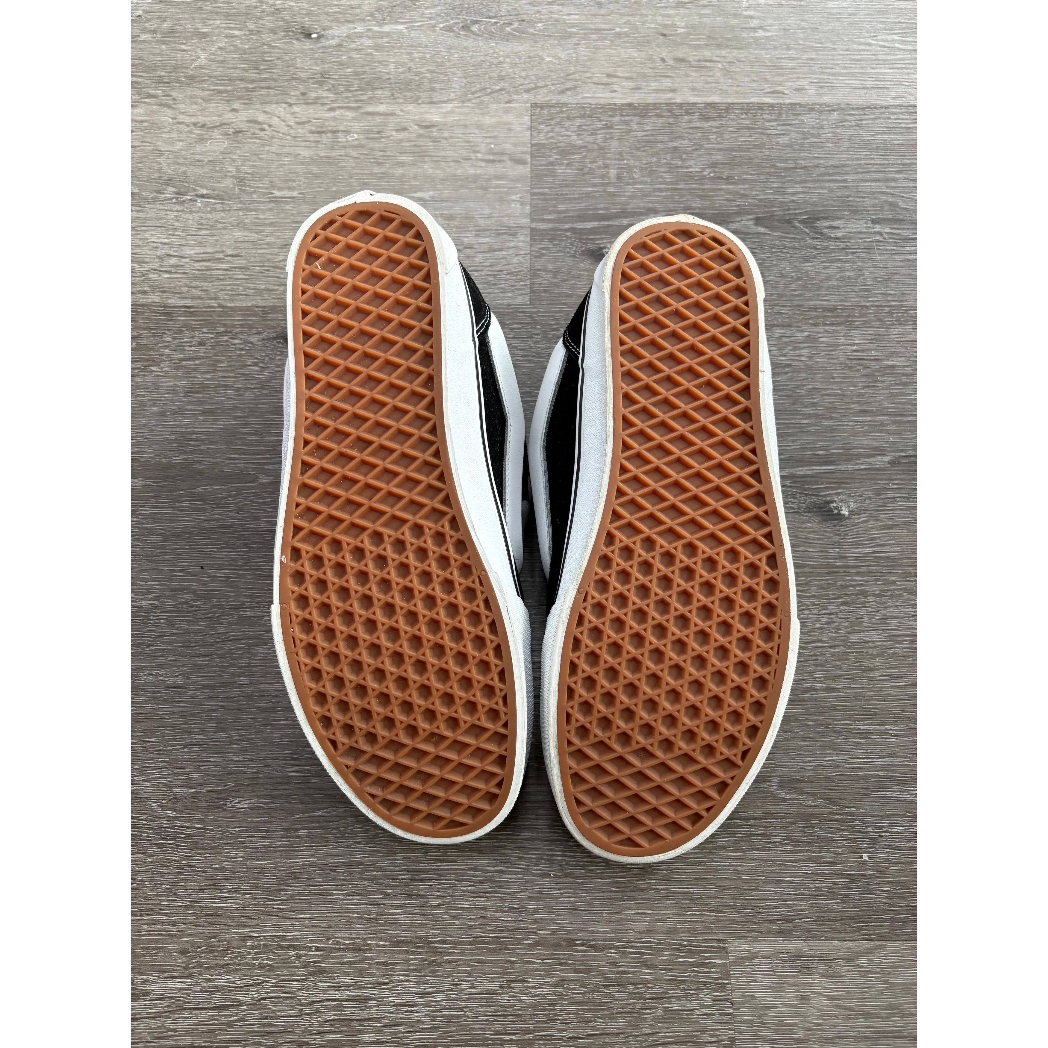Vans Vans Knu Skool "Black White" **PRE-OWNED** - 11.5M Size US 11.5 / EU 44-45 - 5 Thumbnail