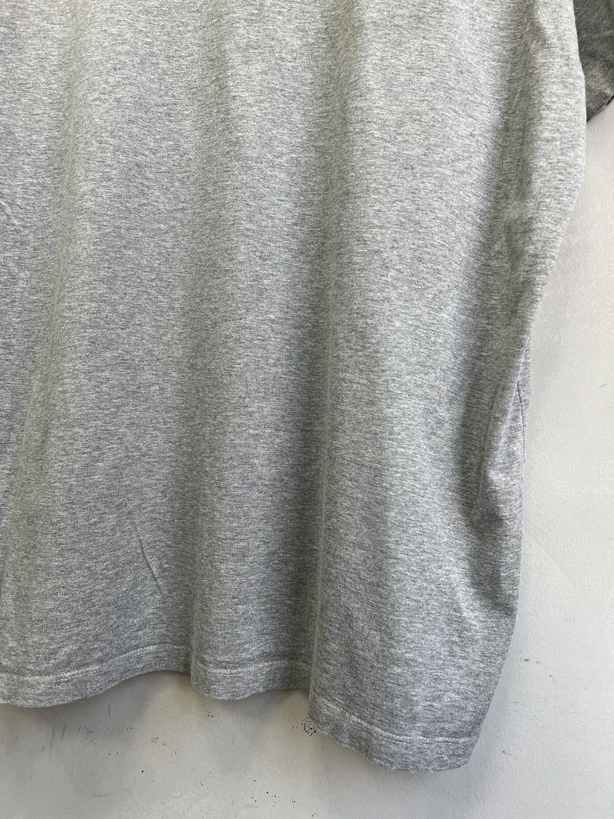 Moncler Moncler LogoT Shirt Grey big logo luxury Size US M / EU 48-50 / 2 - 10 Thumbnail