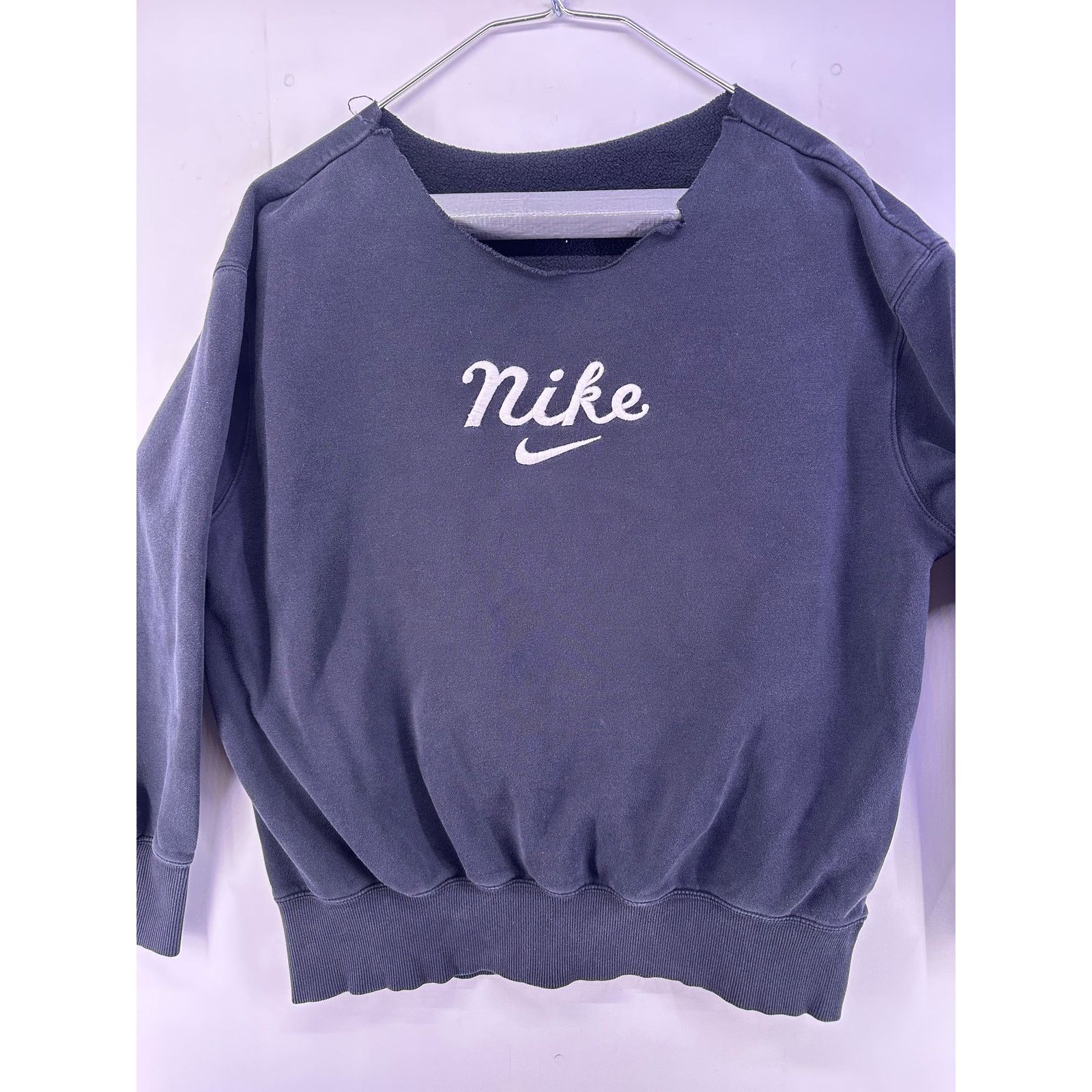 Nike Vintage Nike Black Cut Off Collar Crewneck Size Medium Size M / US 6-8 / IT 42-44 - 3 Thumbnail