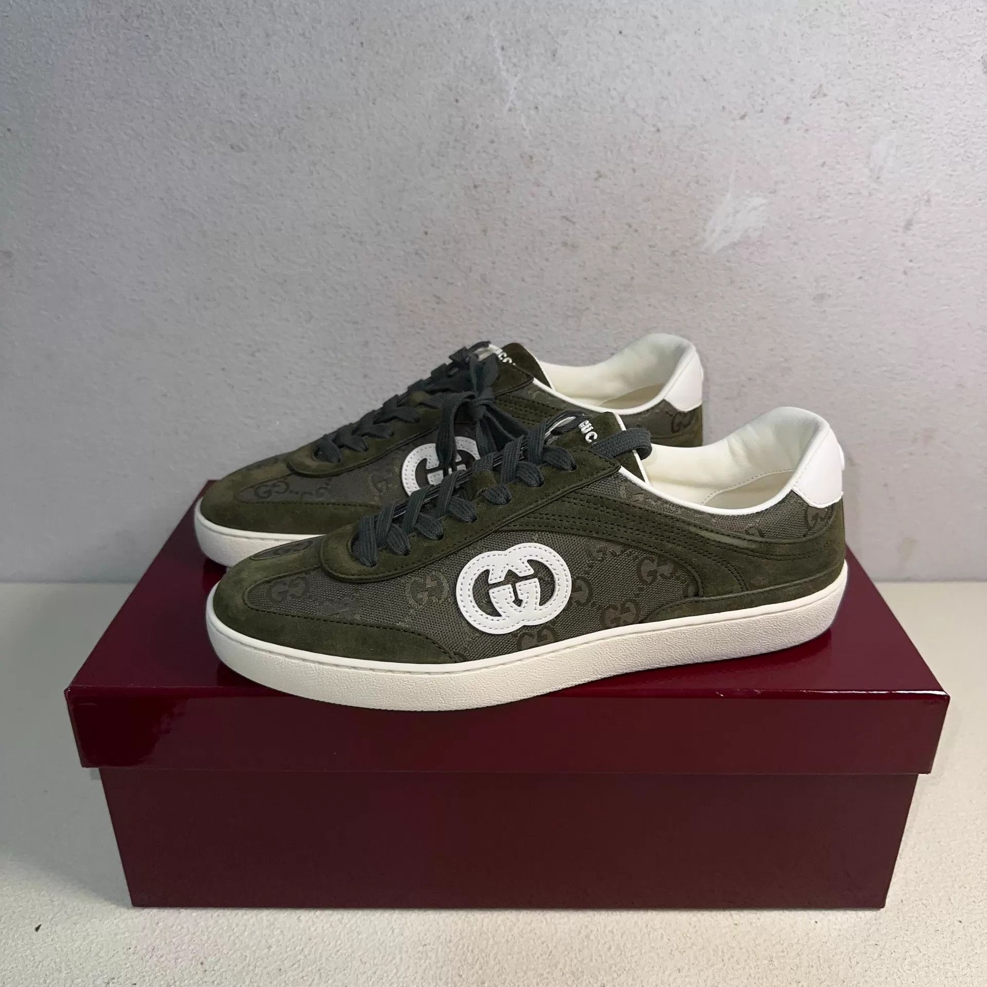 Gucci Green Low-Top Sneakers with Logo Design Size US 8 / EU 41 - 1 Thumbnail