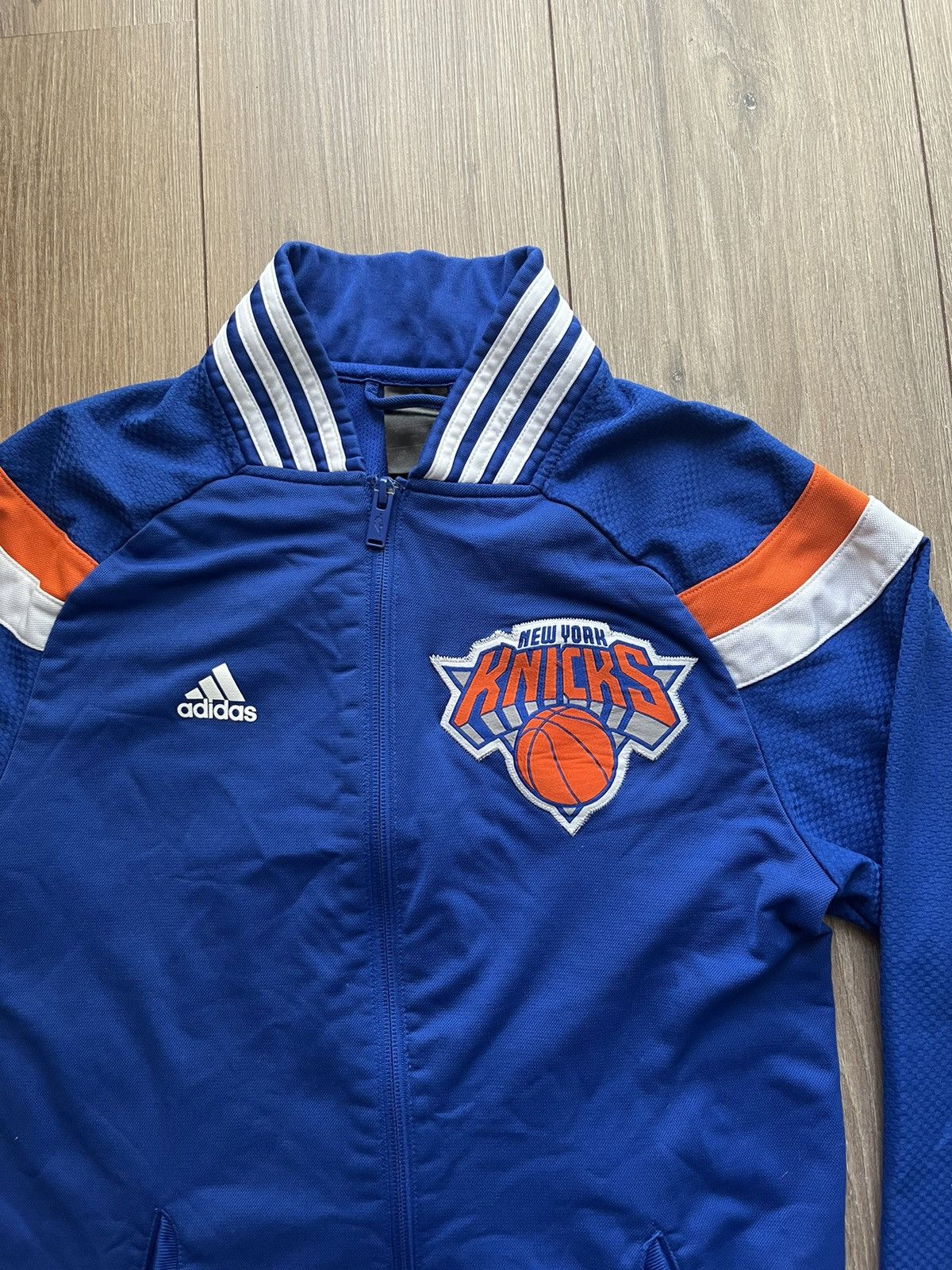 NBA Classic adidas New York Knicks 🇺🇸 zip up holdie Size US S / EU 44-46 / 1 - 3 Thumbnail