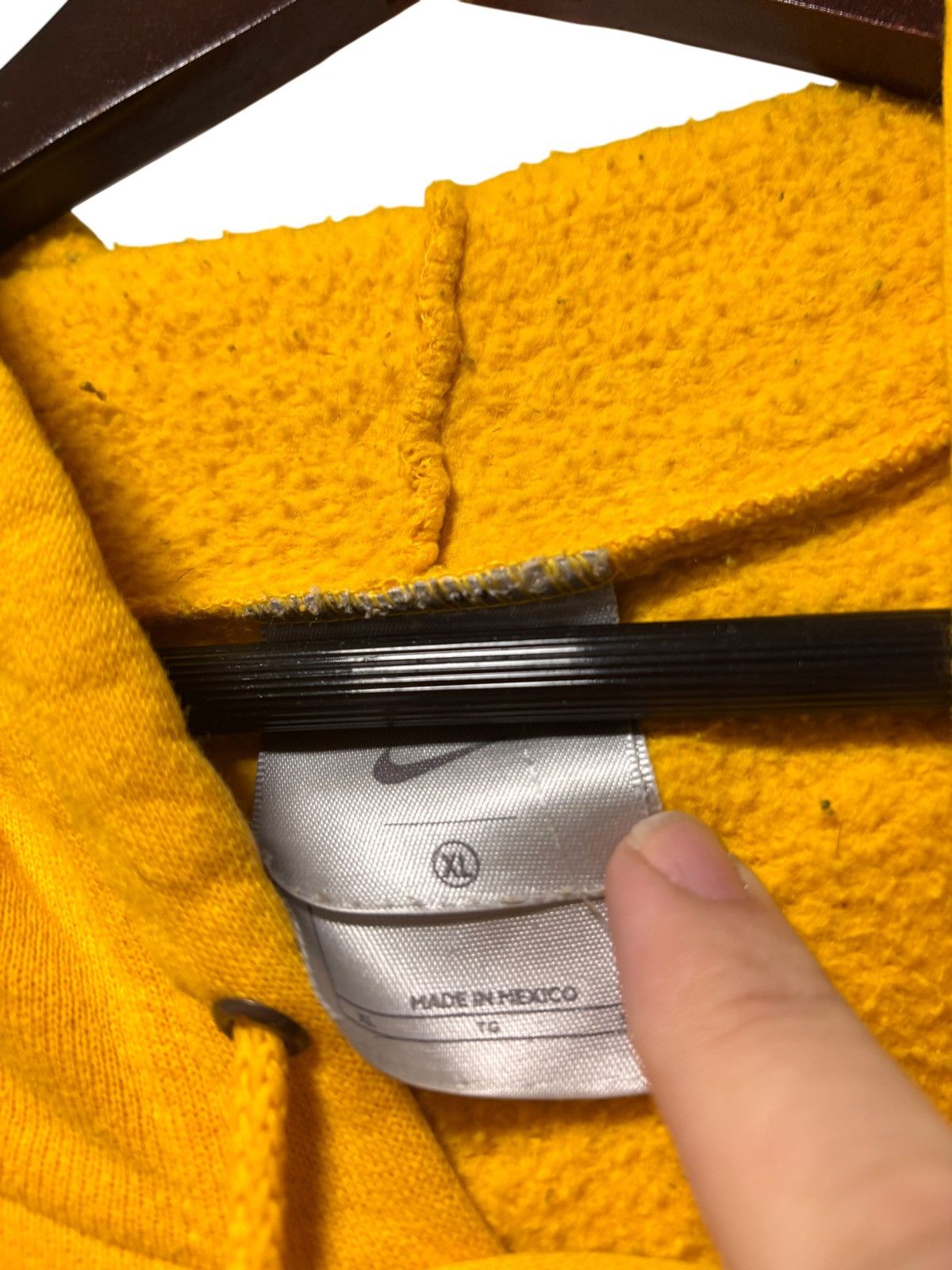 Nike Vintage Y2K Nike Center Swoosh Hoodie Mens XL MUSTARD Size US XL / EU 56 / 4 - 5 Thumbnail