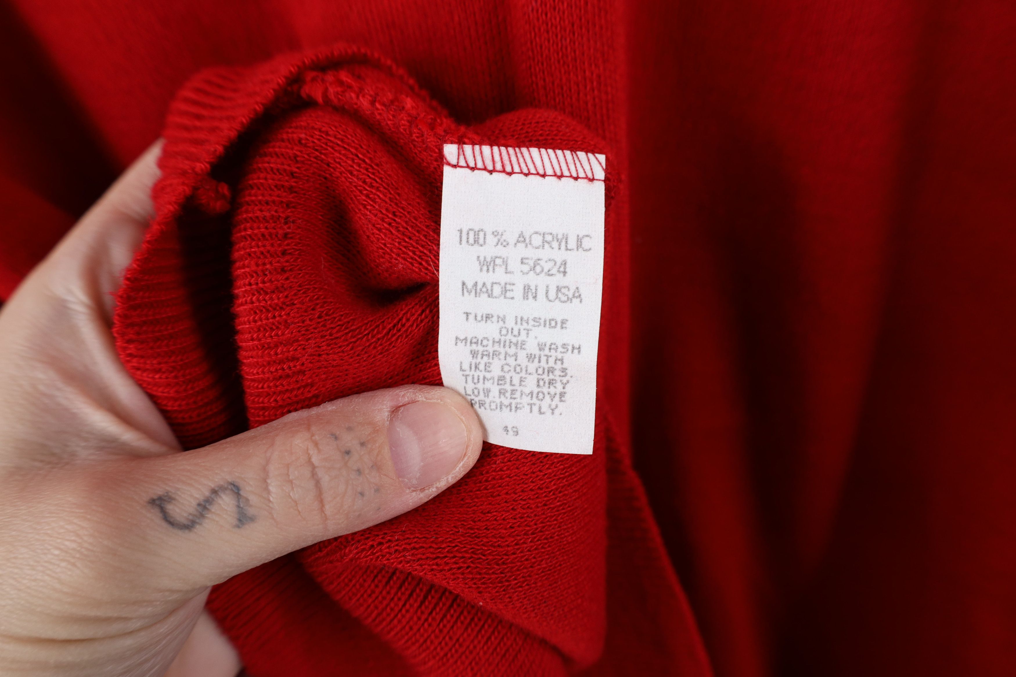 Vintage Vintage 90s Streetwear Soft Knit V-Neck Sweater Red USA Size US XL / EU 56 / 4 - 10 Thumbnail