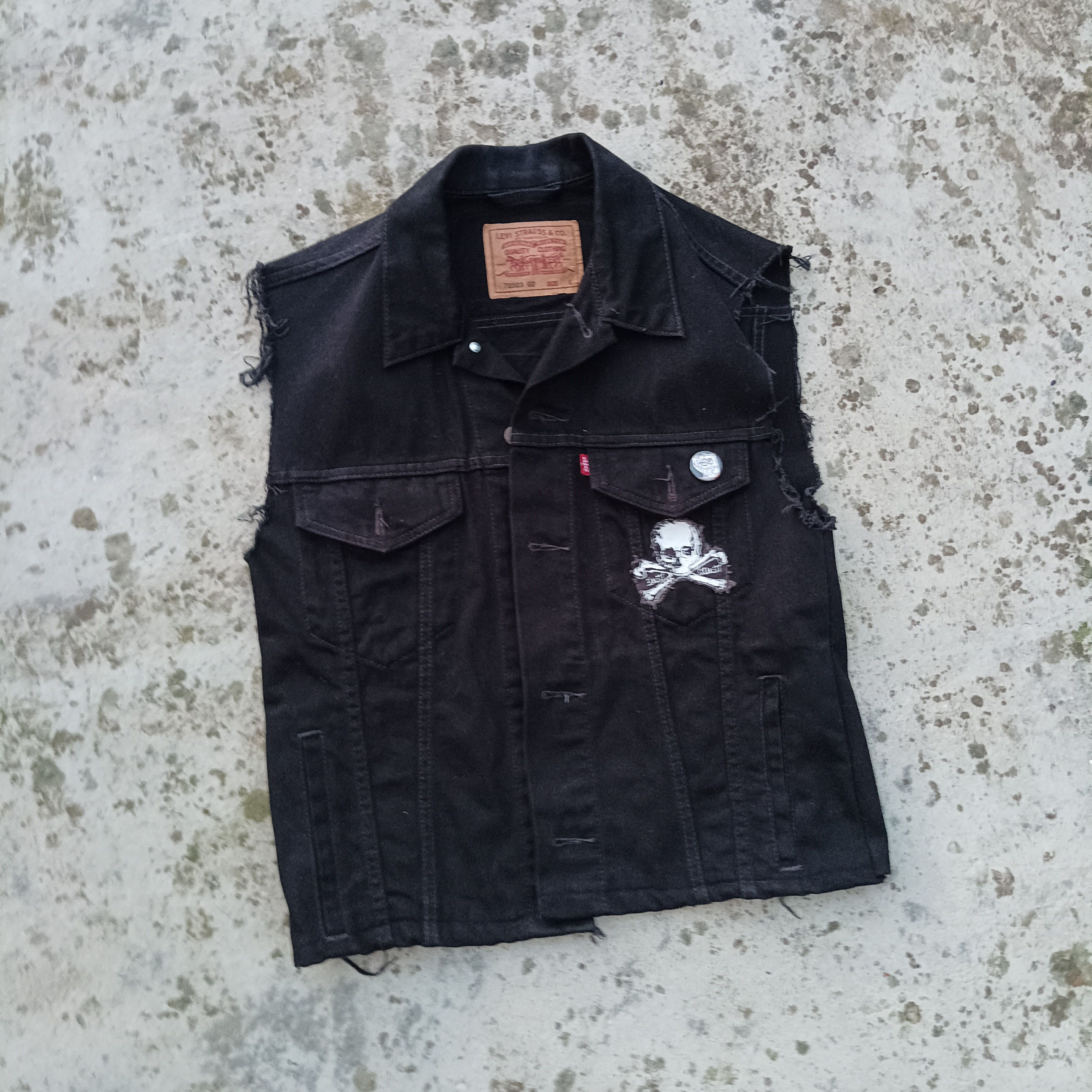 Band Tees × Levi's × Vintage levis punk patches battle vest angry youth Size US L / EU 52-54 / 3 - 2 Thumbnail