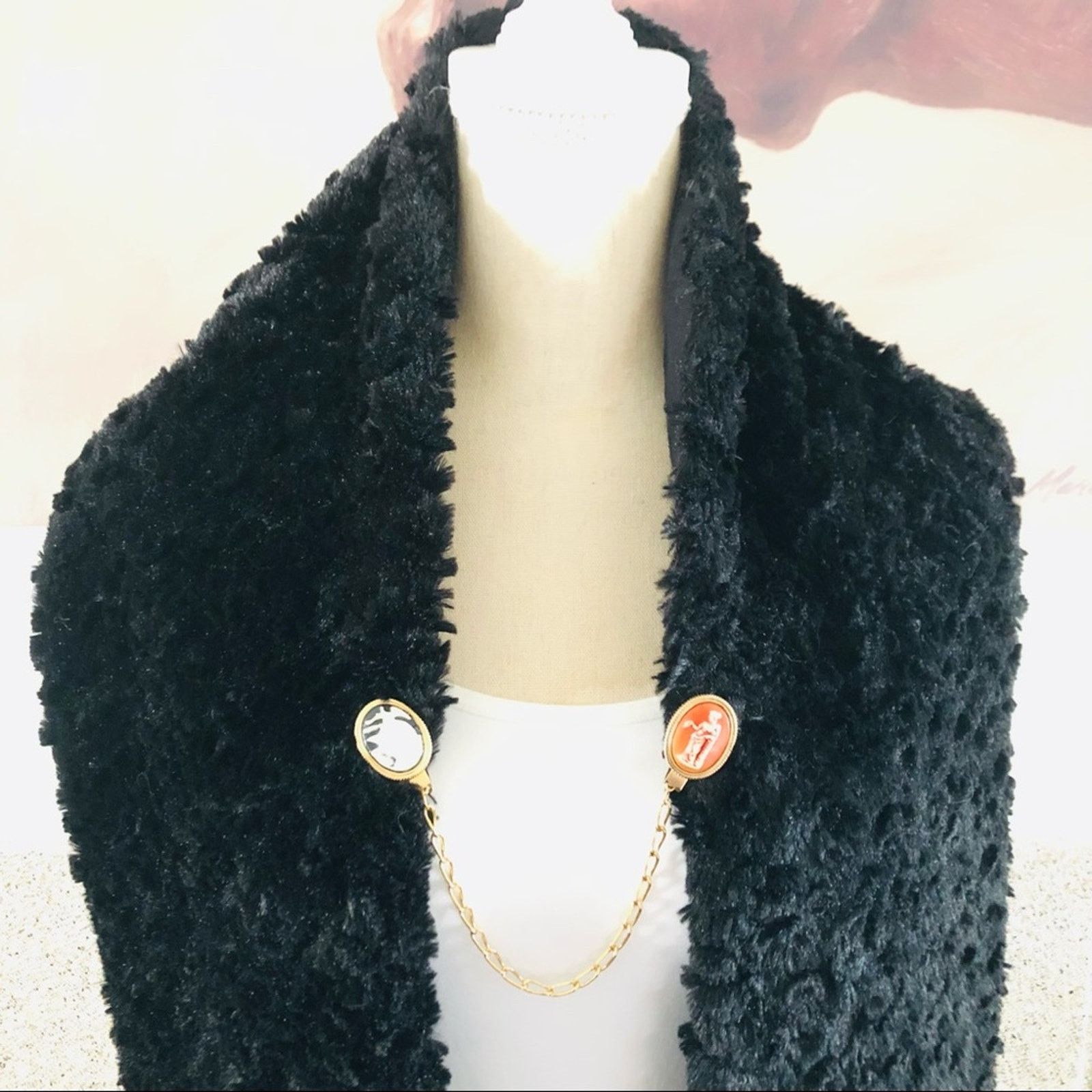 Vintage Vintage repurpose cameo scarf clothing clips with chain Size ONE SIZE - 3 Thumbnail