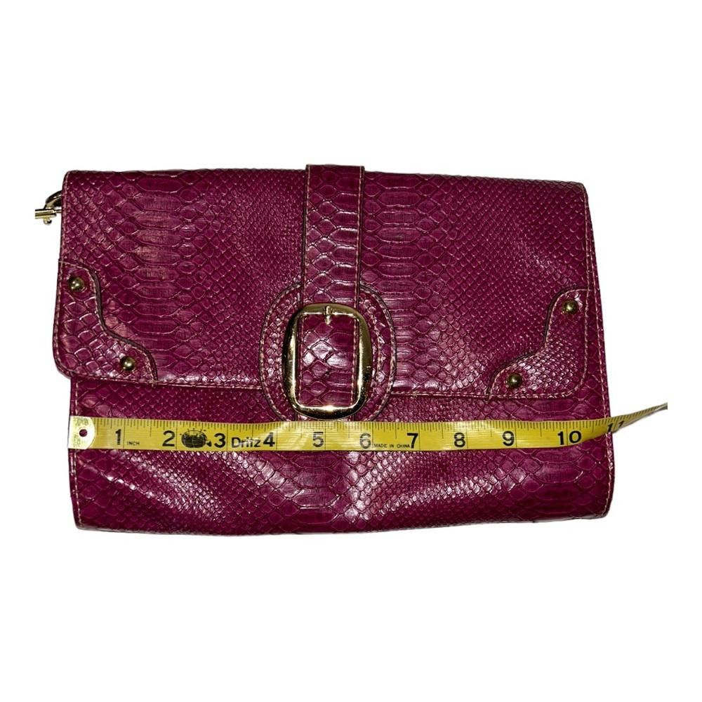Designer Faux Snakeskin W Gold Buckle Clutch Size ONE SIZE - 3 Thumbnail