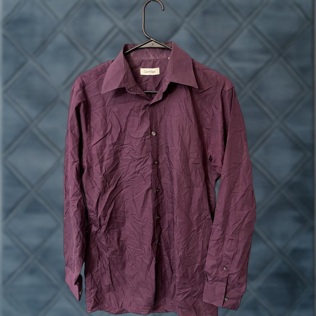 Calvin Klein VINTAGE Calvin Klein Dress Shirt Men Button-Front Regular Fit Solid Cotton Maroon 15 Slimming Long Sleeve Office Business Casual Formal Size 40R - 1 Thumbnail