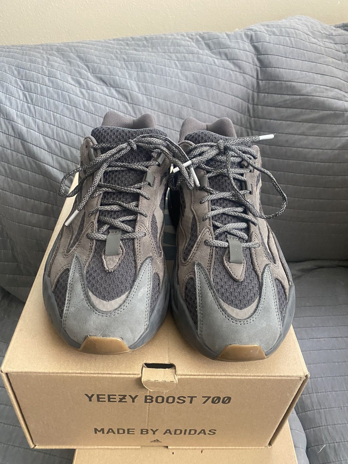 yeezy 700v2 geode