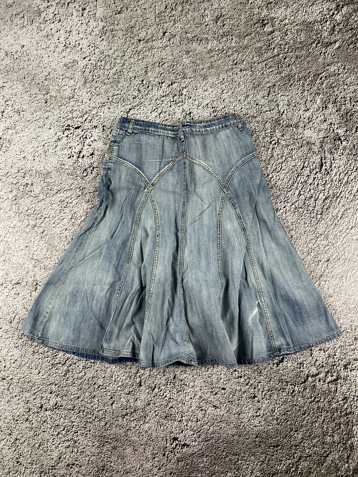 Vintage Vintage 90s faded denim pleated midi skirts retro streetwear Size 26" / US 2 / IT 38 - 2 Thumbnail