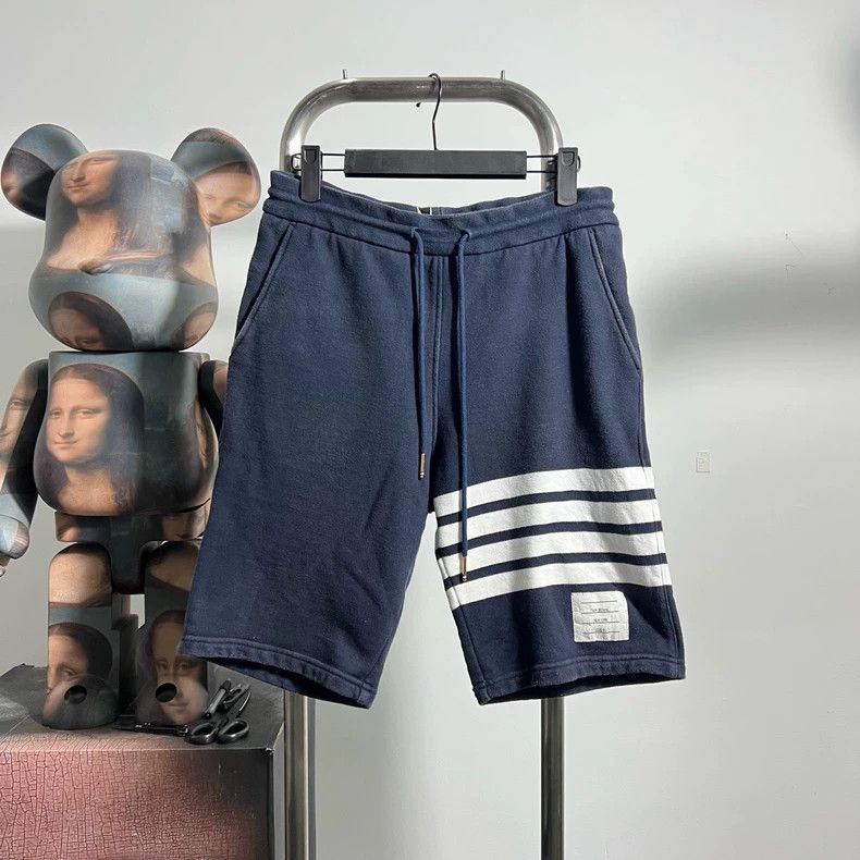 Thom Browne Thom Browne size0 Four-barrel shorts Size US 30 / EU 46 - 1 Thumbnail