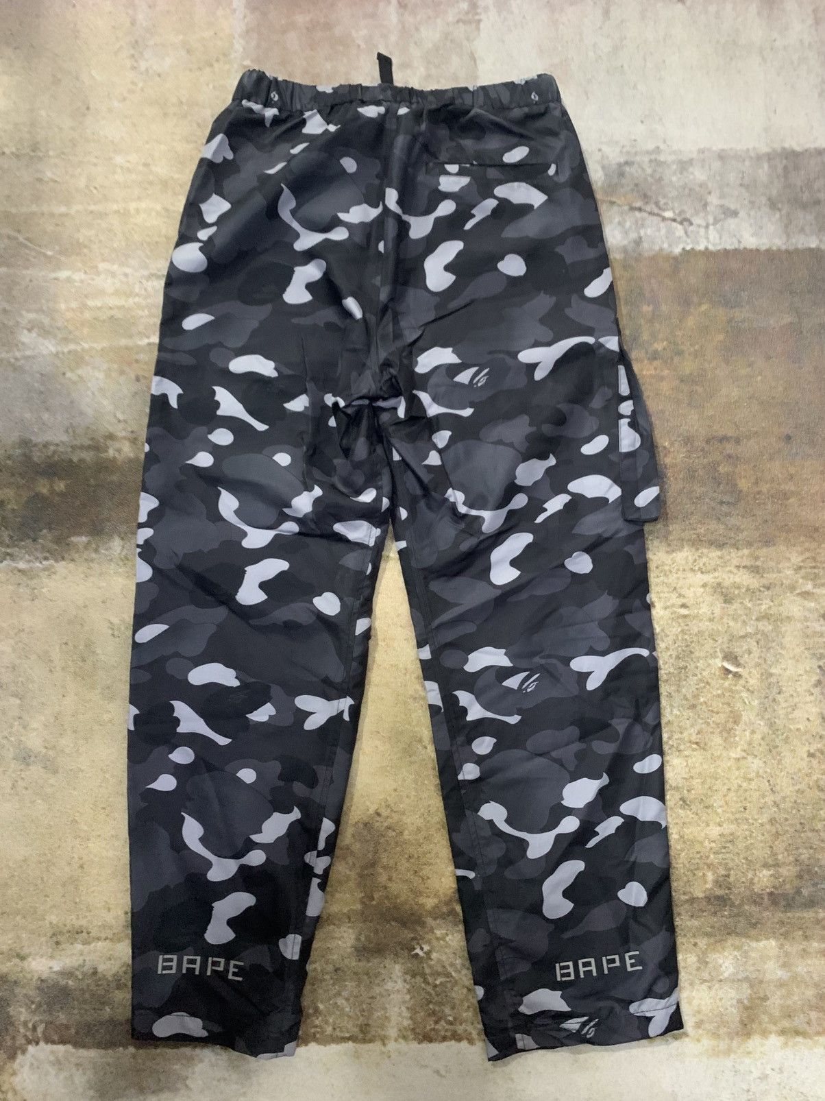 Bape BAPE Gradation Camo Flight Pants Black Size US 33 - 2 Thumbnail