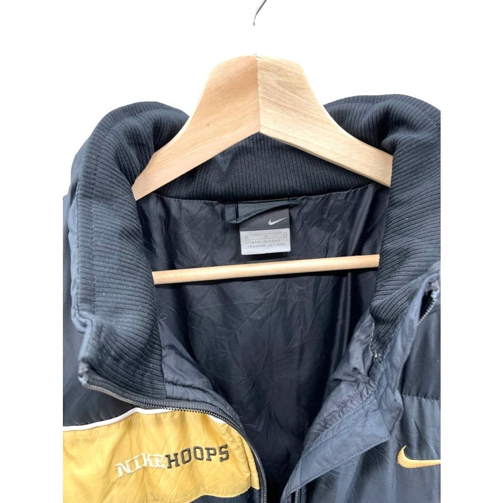 Nike × Vintage Vintage 2000's Nike Hoops Embroidered Down Puffer Jacket Size US L / EU 52-54 / 3 - 3 Thumbnail