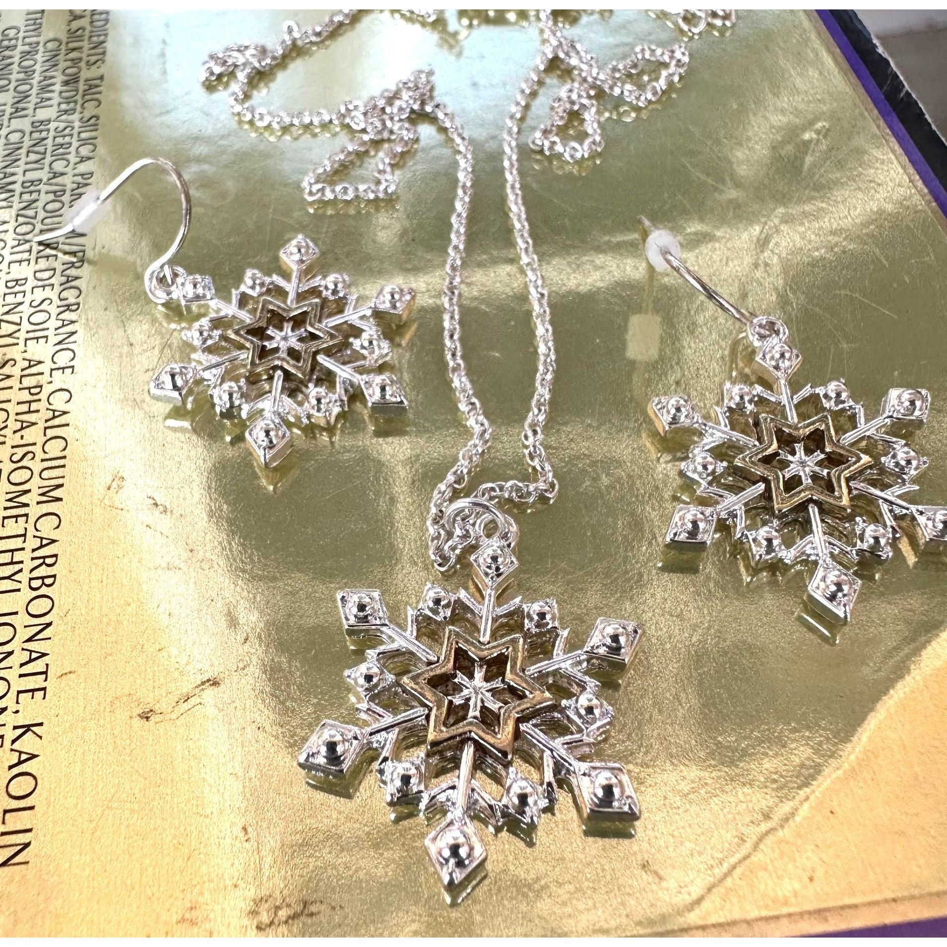 Handmade Snowflake Necklace Earrings Set 16" Chain New Reversible Size ONE SIZE - 8 Thumbnail
