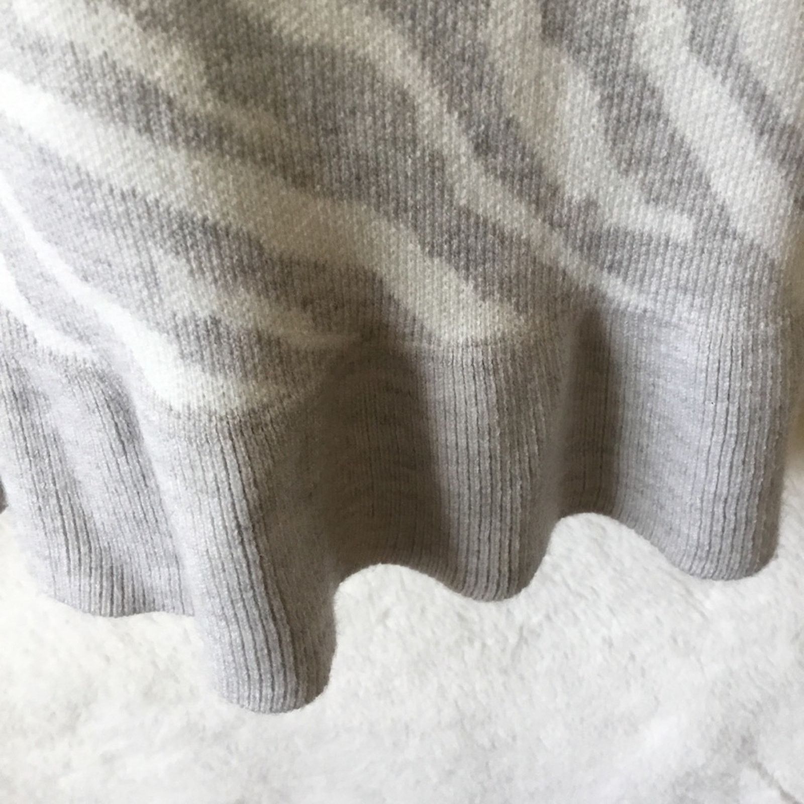 Anthropologie Anthropologie Gray Zebra Ruffled Knit Skirt Size 30" / US 8 / IT 44 - 12 Thumbnail