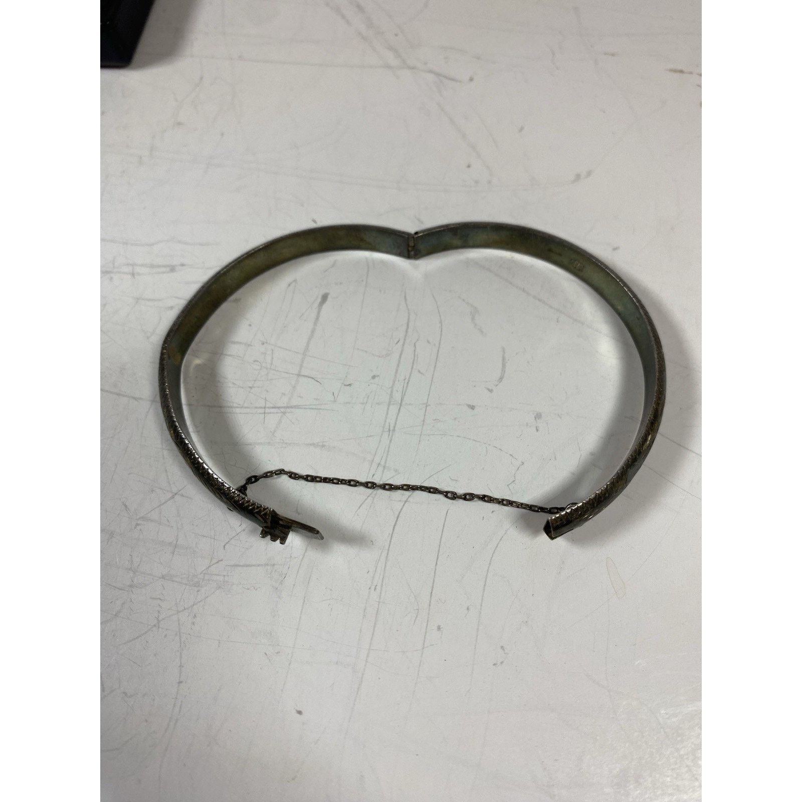 Other Vintage Silver Toned Etched Bangle Bracelet w/ Safety Chain Size ONE SIZE - 2 Thumbnail