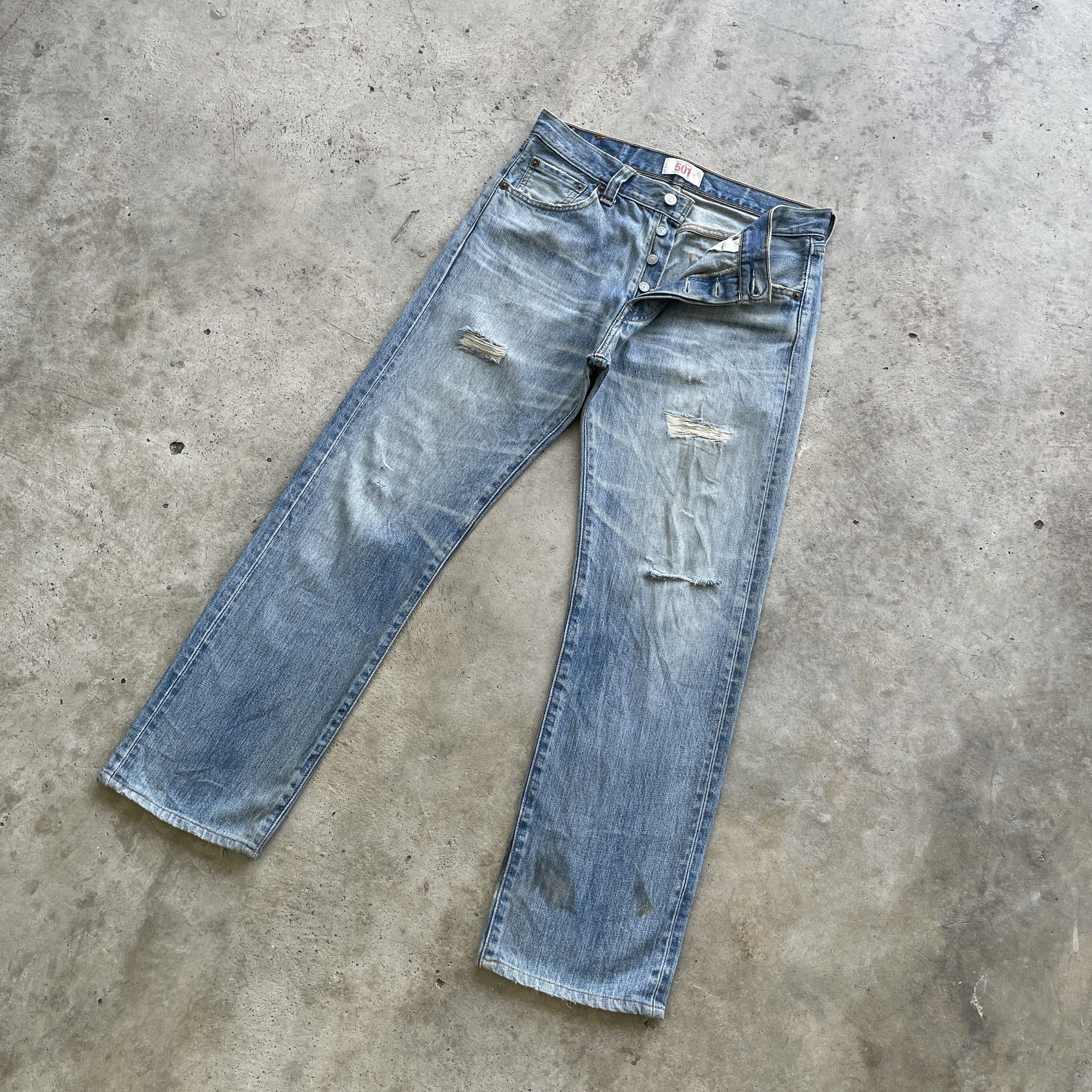 Levi's VINTAGE LEVI’S 501 JEANS DISTRESSED FADED DENIM PANTS W31 Size US 31 - 1 Thumbnail