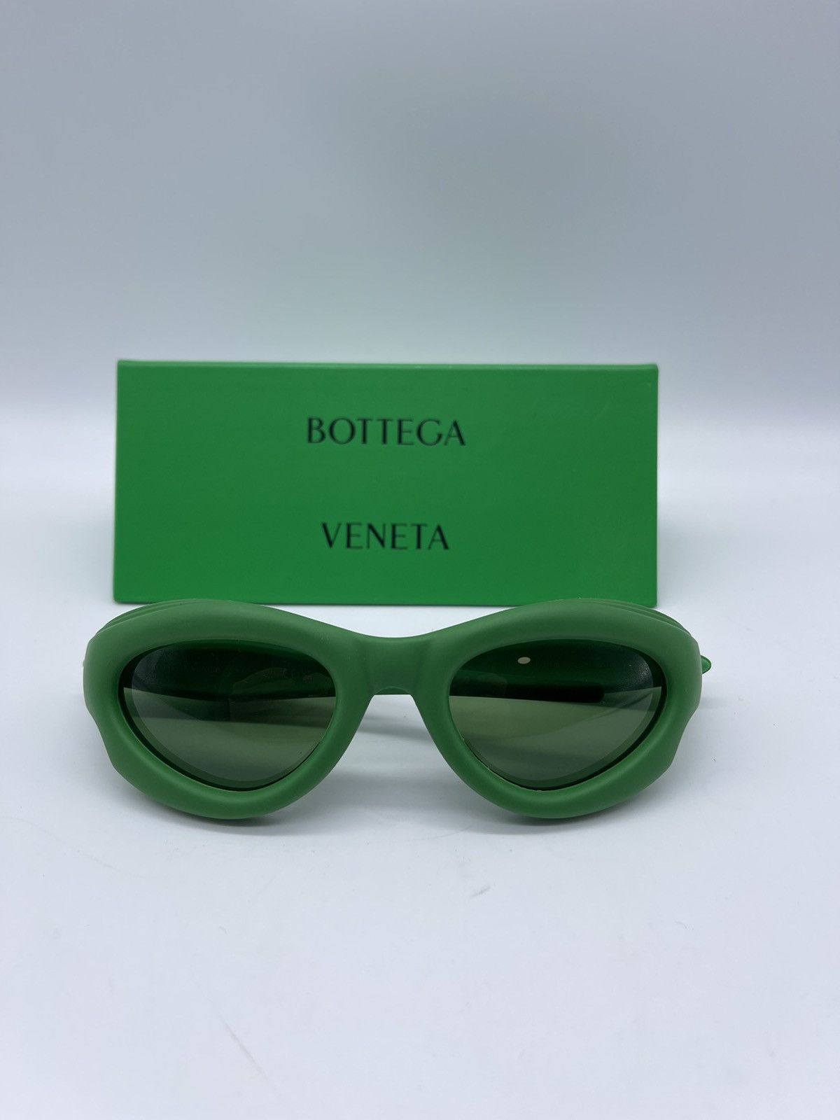 image of Bottega Veneta Green Oval Sunglasses, Men's