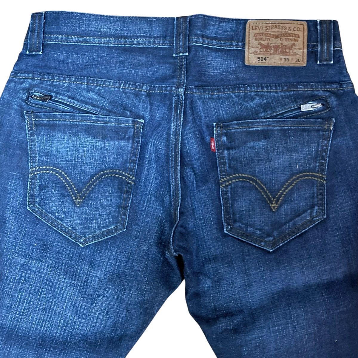 Levi's Levi’s 514 straight fit back zipper pocket jeans 33/30 Size US 33 - 5 Thumbnail