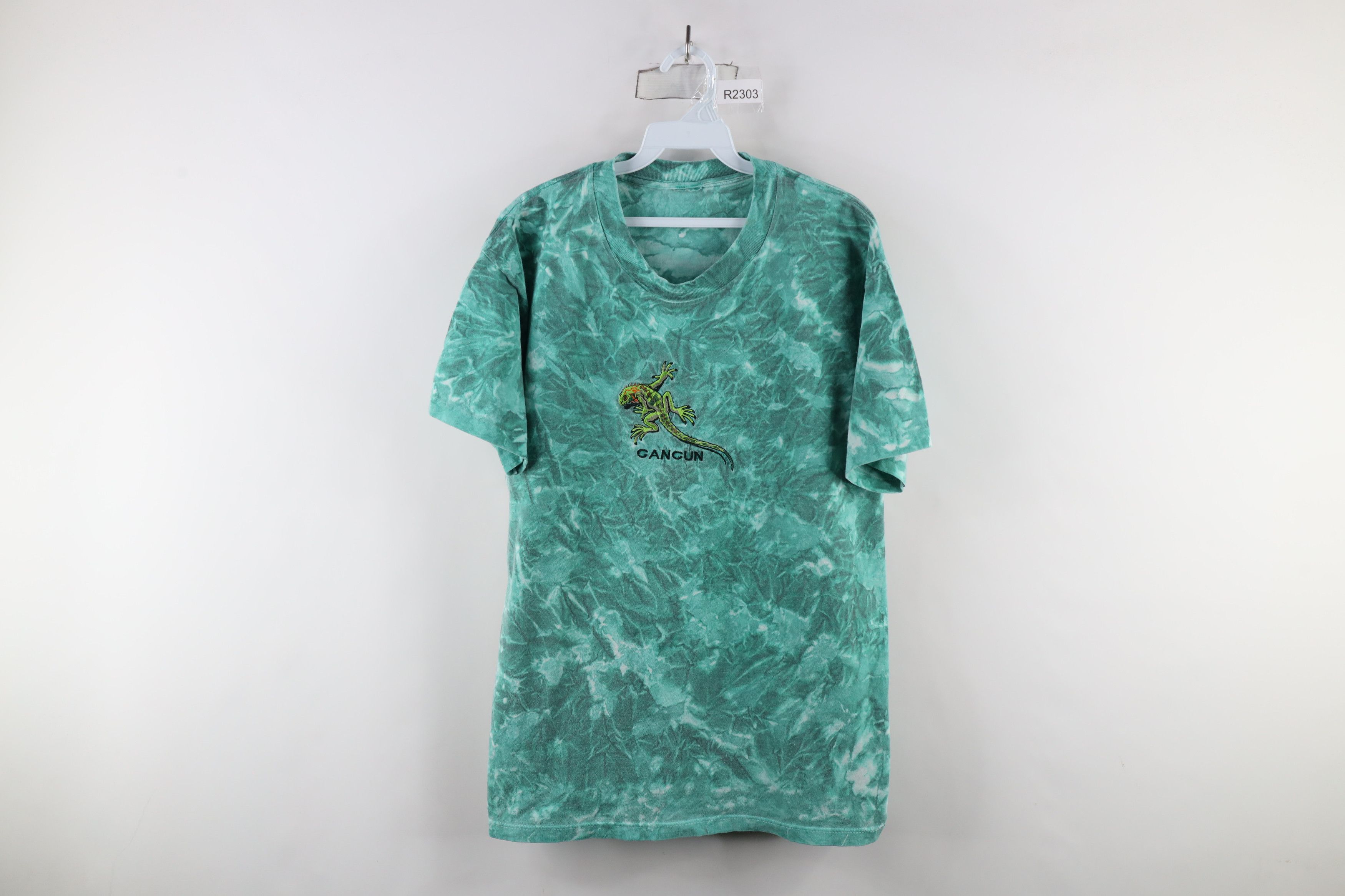 Vintage Vintage 90s Streetwear Acid Wash Cancun Iguana T-Shirt Size US L / EU 52-54 / 3 - 1 Thumbnail