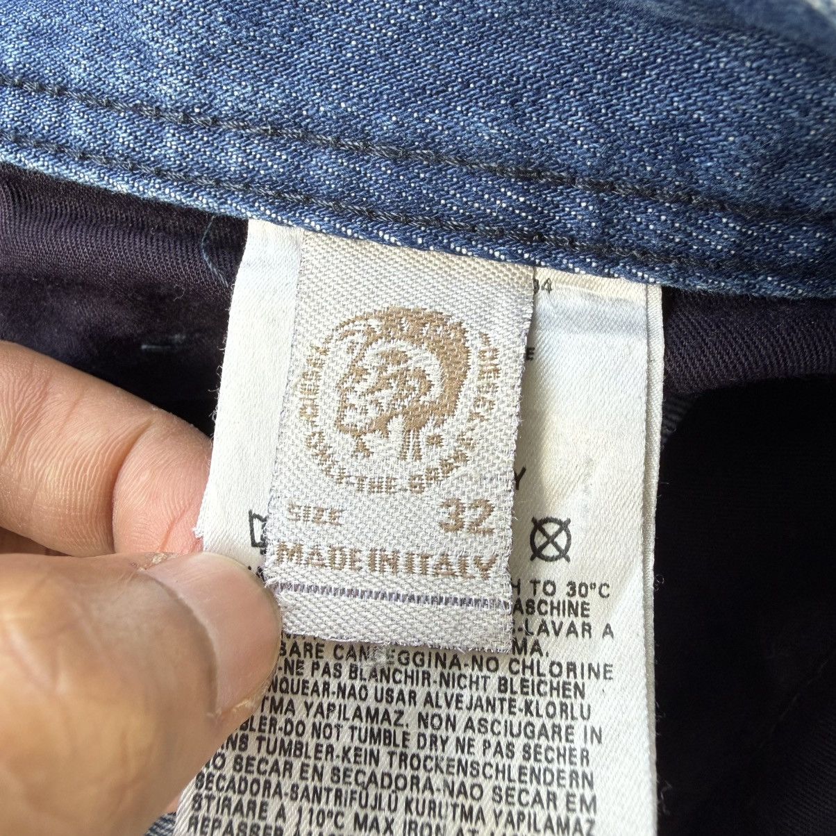 Diesel Vintage Diesel Button Fly Faded Ripped Denim Jean Pants W34 Size US 34 / EU 50 - 15 Thumbnail