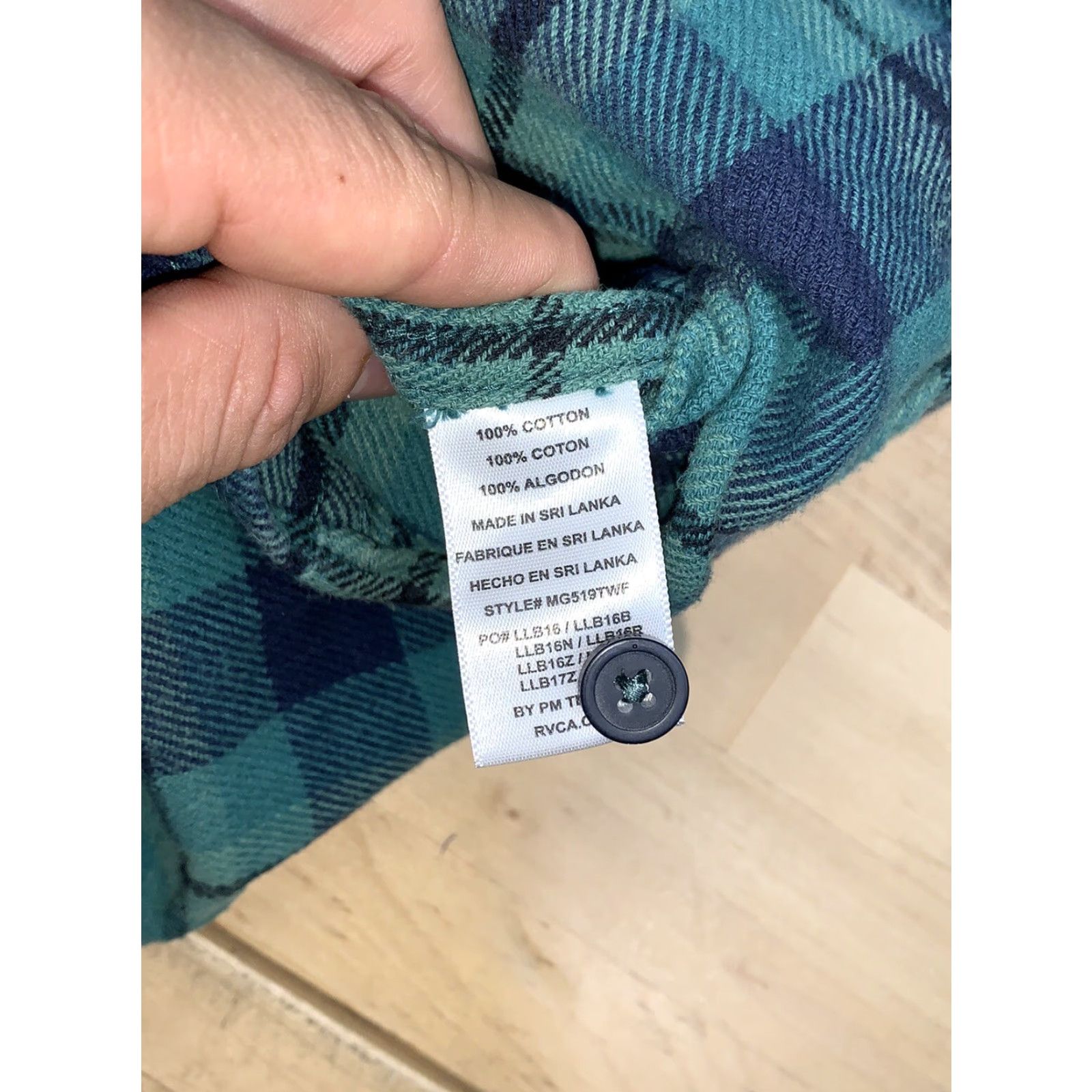 RVCA RVCA Shirt Womens XS Button-Up Flannel Green Plaid Long Sleeve Casual Collar 100% Cotton Vintage? No Size XS / US 0-2 / IT 36-38 - 7 Thumbnail