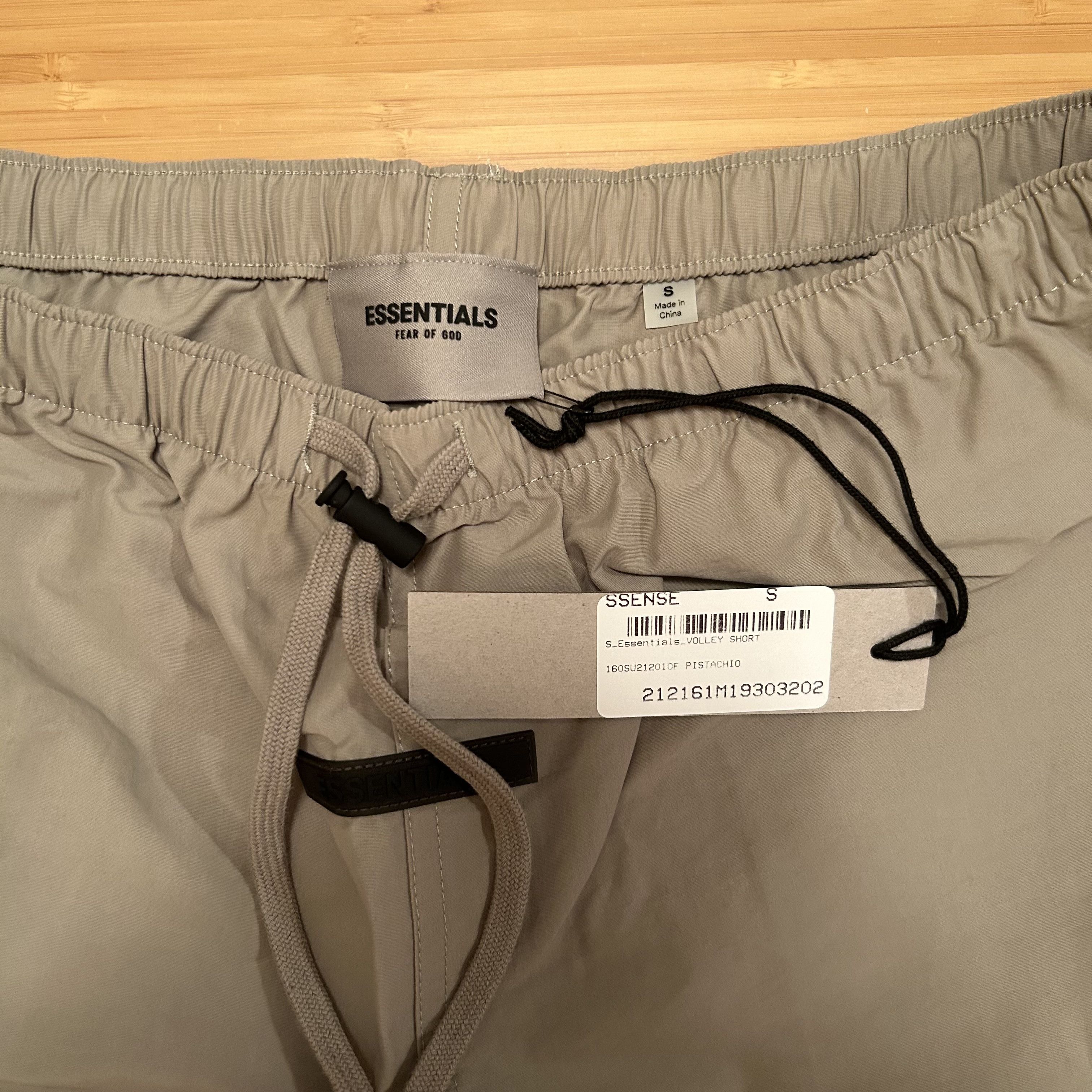 Fear of God Essentials Volley Shorts Pistachio FW21 Size S