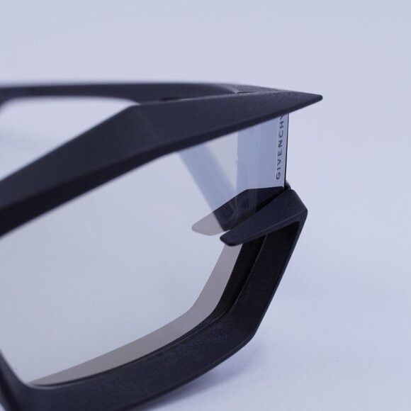 Givenchy Givenchy GV40049I 02C Sunglasses Matte Black Geometric Frame Size ONE SIZE - 6 Thumbnail