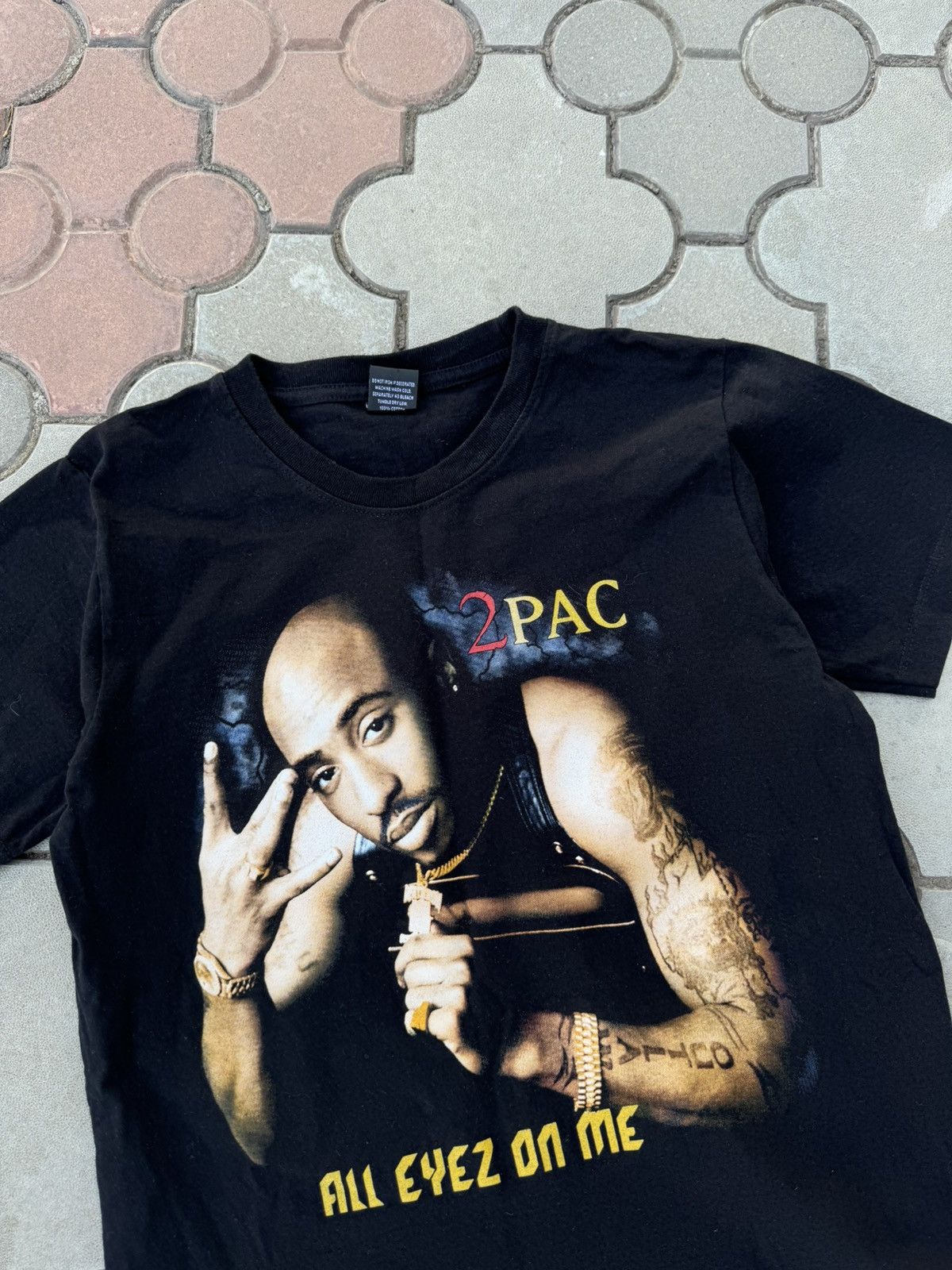 Band Tees × Vintage Vintage 2pac Tupac Shakur All Eyez On Me Tee Shirt Size US S / EU 44-46 / 1 - 2 Thumbnail