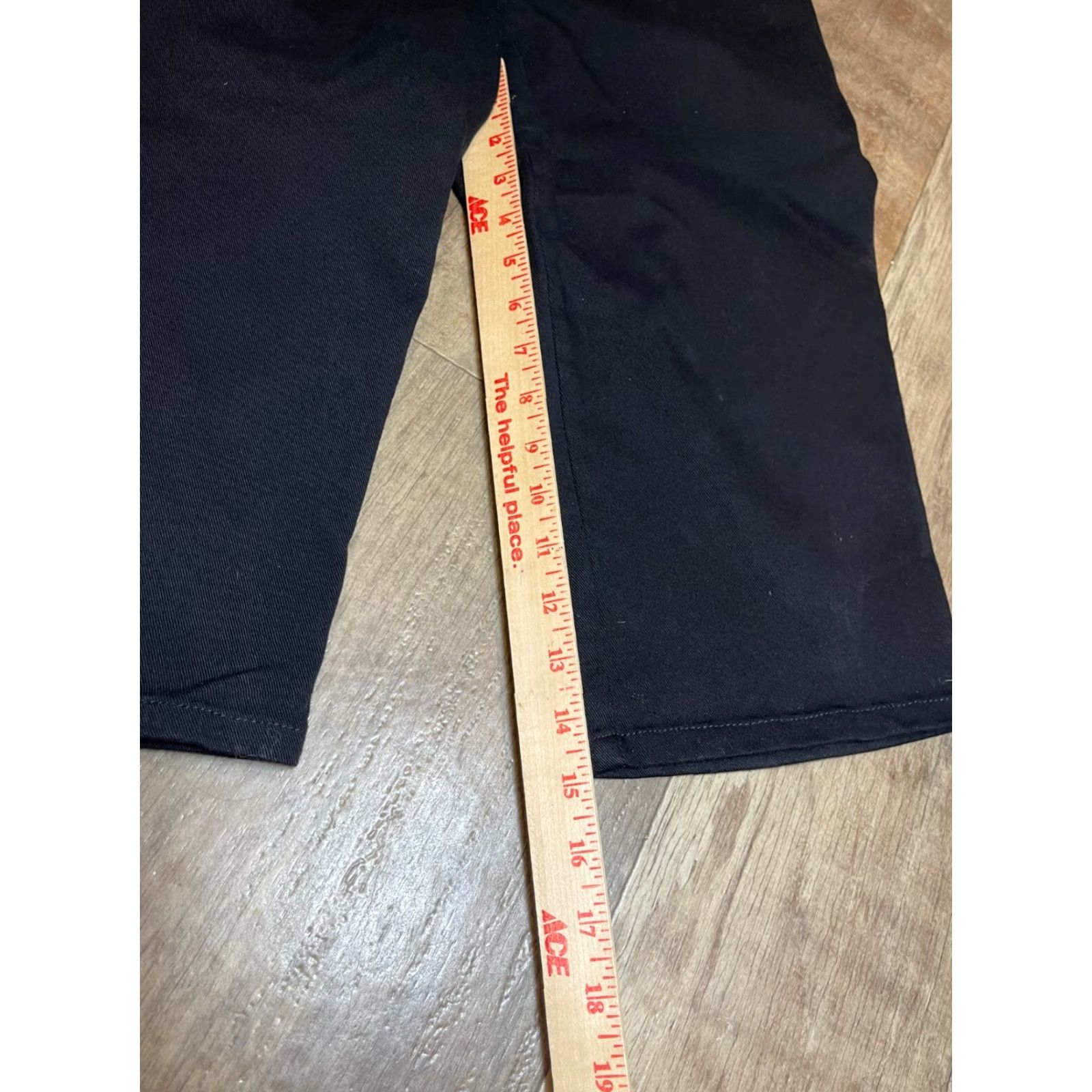 Gloria Vanderbilt Gloria Vanderbilt Capri Pants Womens Size 8 Capris Black Slimming All Around Slimming Size 30" / US 8 / IT 44 - 2 Thumbnail