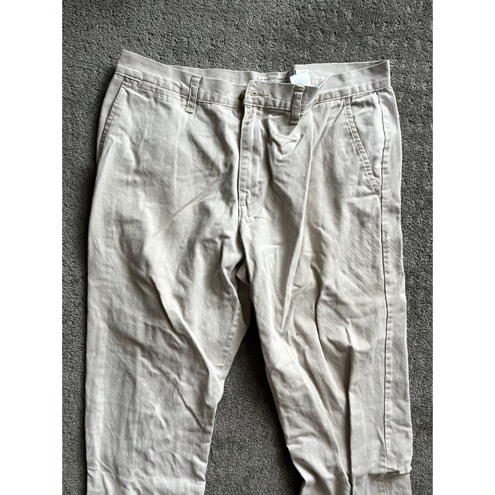 Old Navy Old Navy Classic Khakis Mens Size 34x32 Beige Straight Leg Pants Cotton Size US 34 / EU 50 - 2 Thumbnail