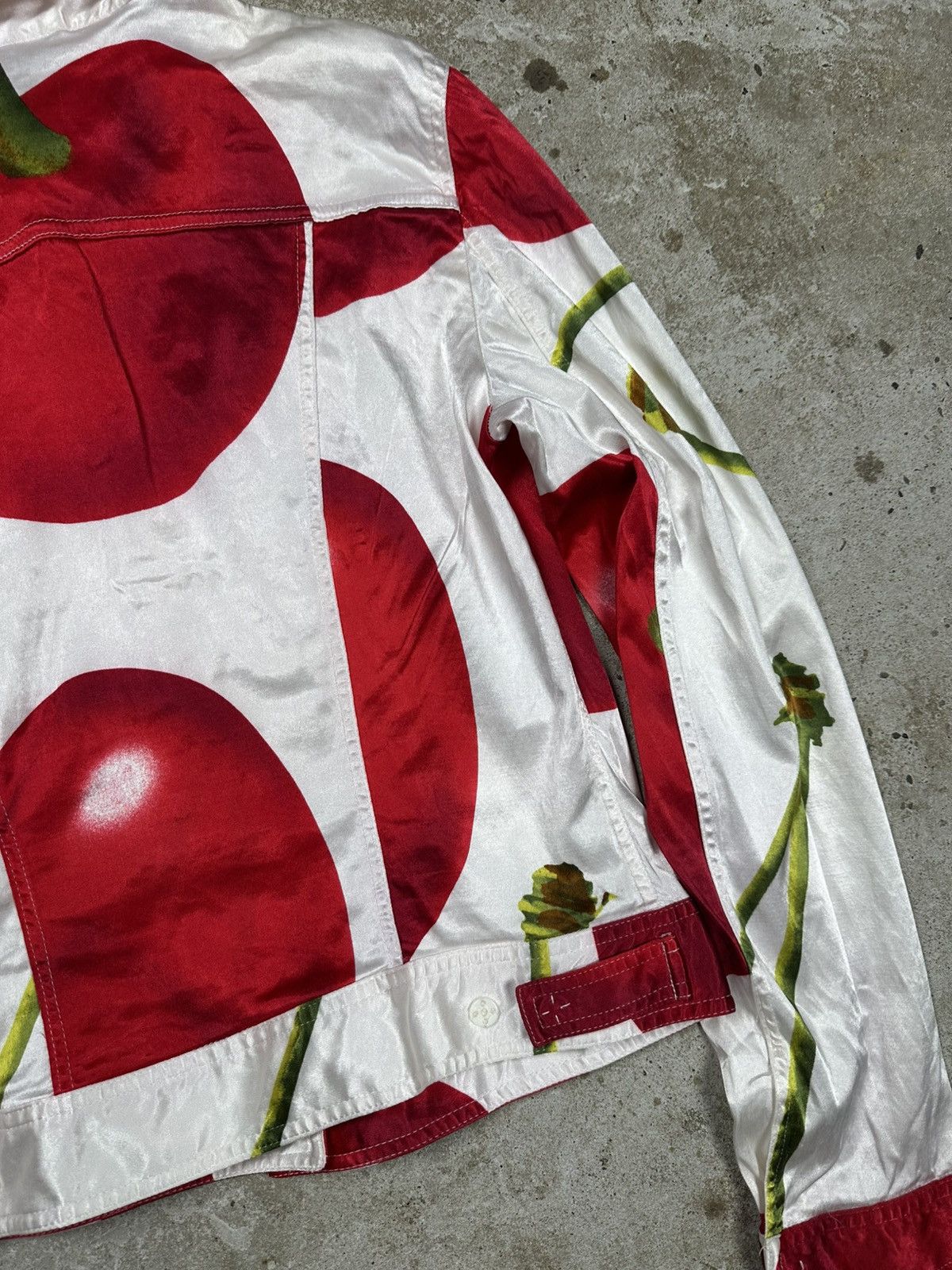 Dolce & Gabbana Vintage 90s Dolce & Gabbana Satin Cherry Print Jacket Size L / US 10 / IT 46 - 14 Thumbnail