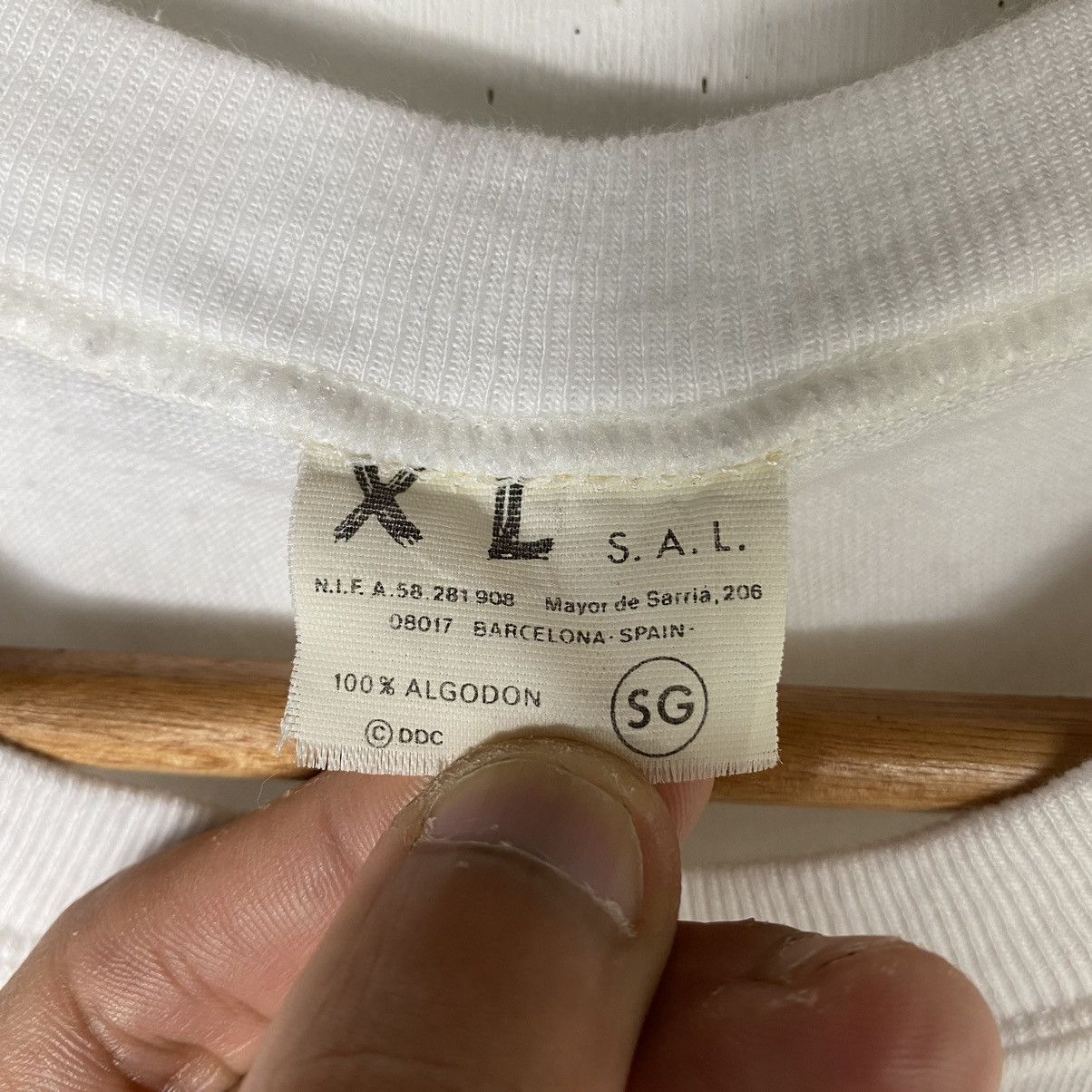Vintage Vintage 80's PICASSO La Bouquet De La Paix Art Tee Shirt Size US XL / EU 56 / 4 - 9 Thumbnail