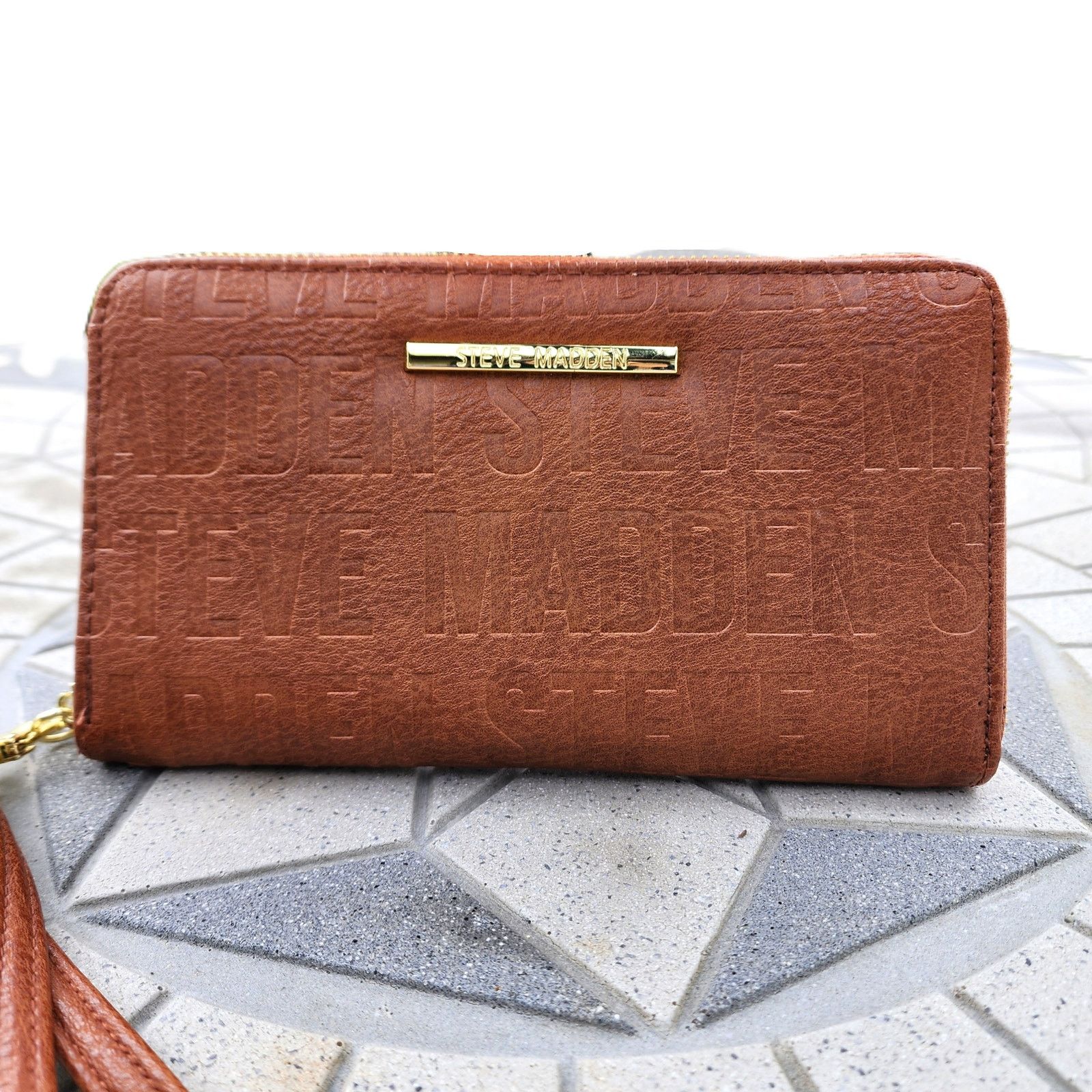 Steve Madden Steve Madden Embossed Monogram Zip Around Wallet Wristlet Size ONE SIZE - 10 Thumbnail