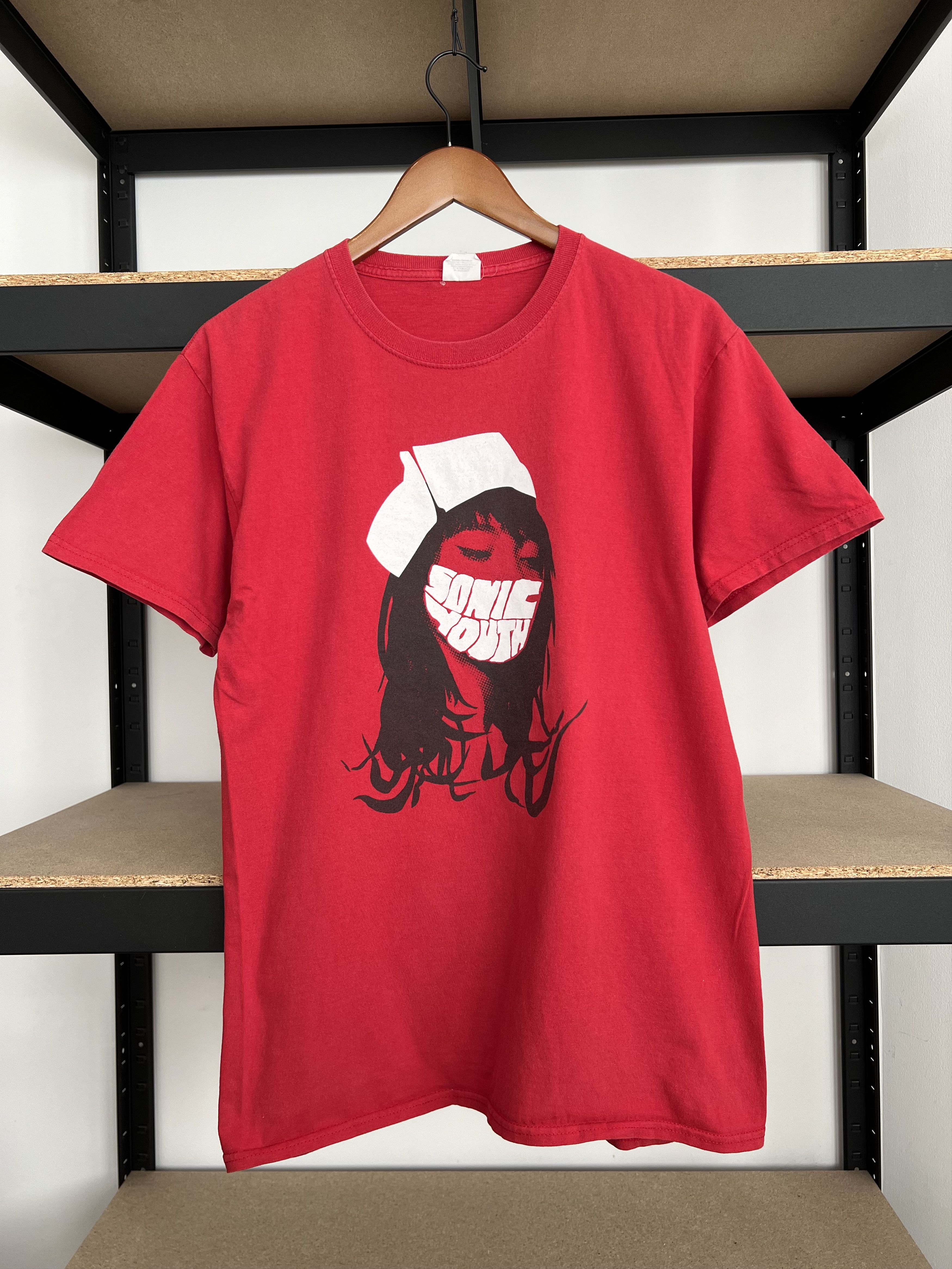 Band Tees Vintage 2000s Sonic Youth Nurse Y2k Red T-shirt Size US L / EU 52-54 / 3 - 1 Thumbnail