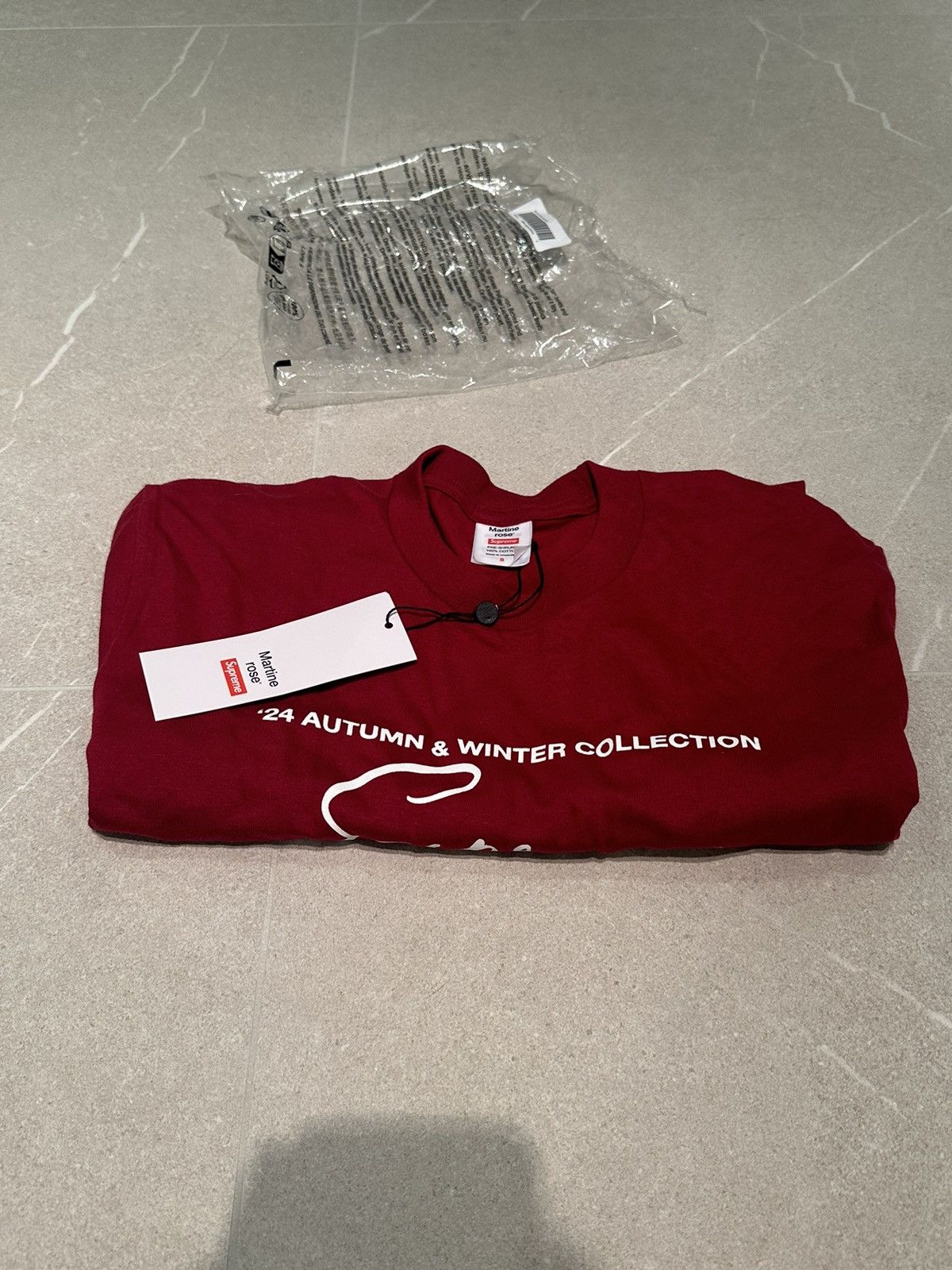 Martine Rose × Supreme Supreme Martine Rose Logo Tee Cardinal S Size US S / EU 44-46 / 1 - 1 Thumbnail